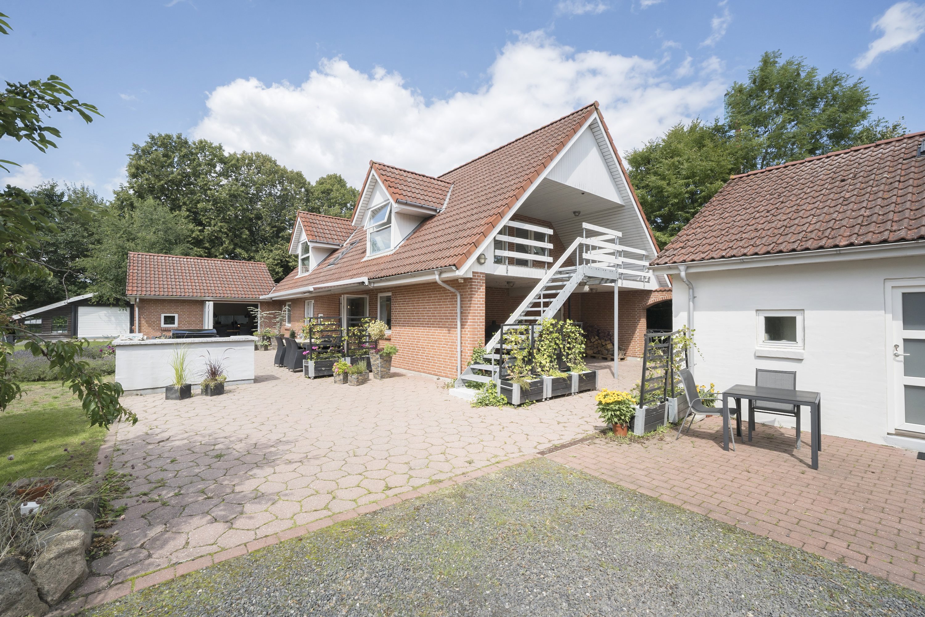 Fremhævet  billede i fuldskærmstilstand. Billede af Klokkens Kvarter 120, Holluf Pile, 5220 Odense SØ