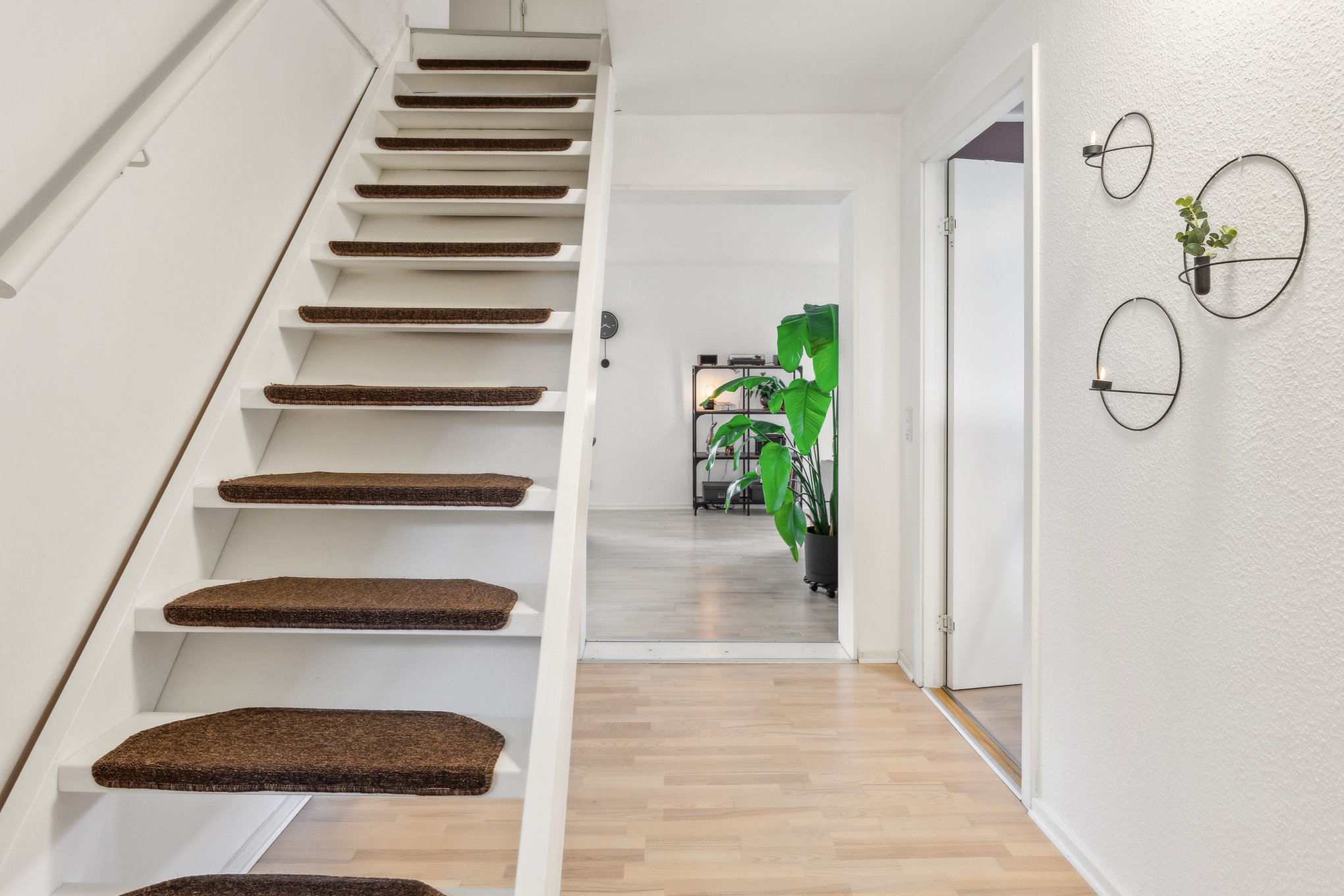 Fremhævet trappe billede i fuldskærmstilstand. Billede af Hobrovej 400, 8920 Randers NV