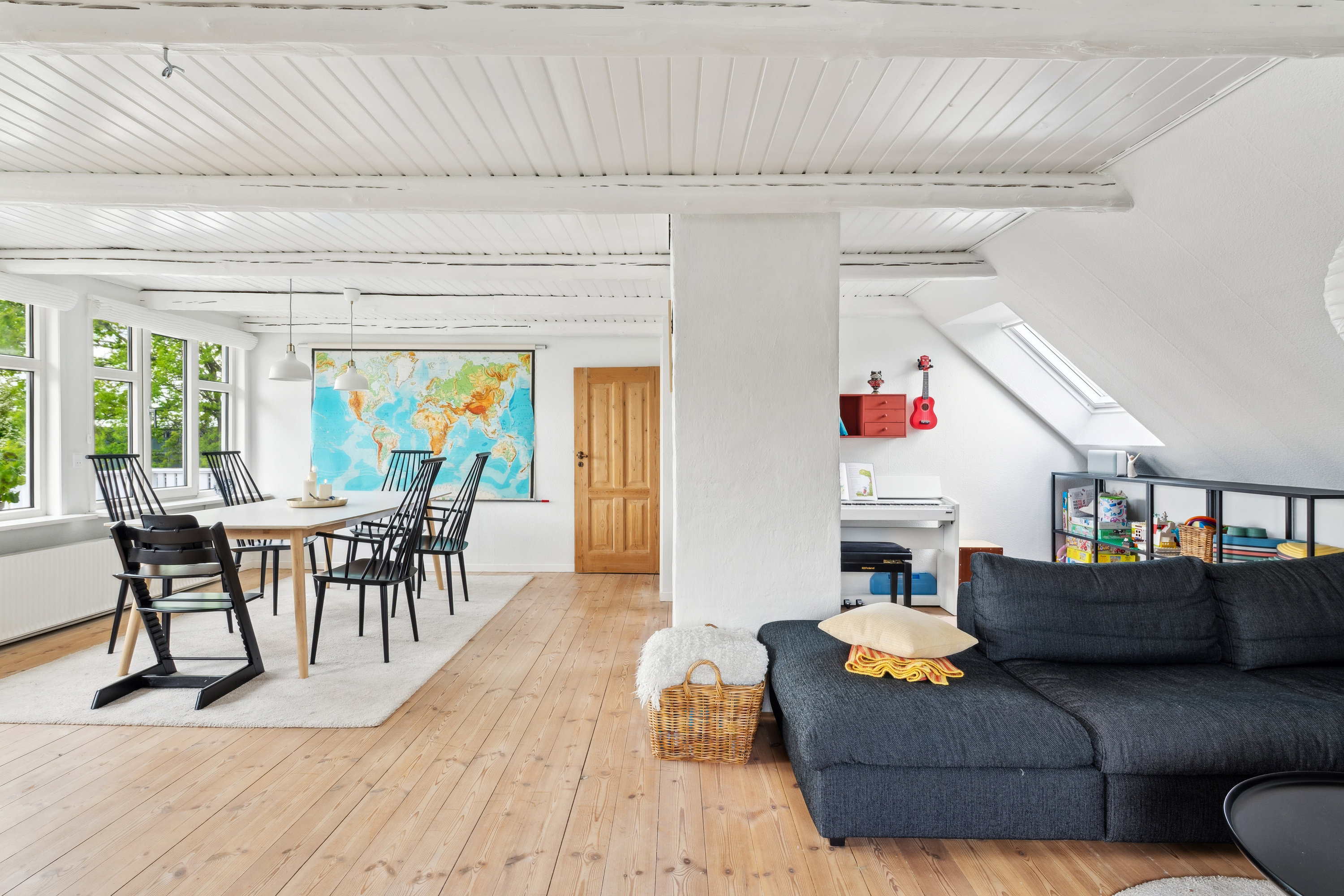 Fremhævet stue billede i fuldskærmstilstand. Billede af Strandvej 1, 9560 Hadsund