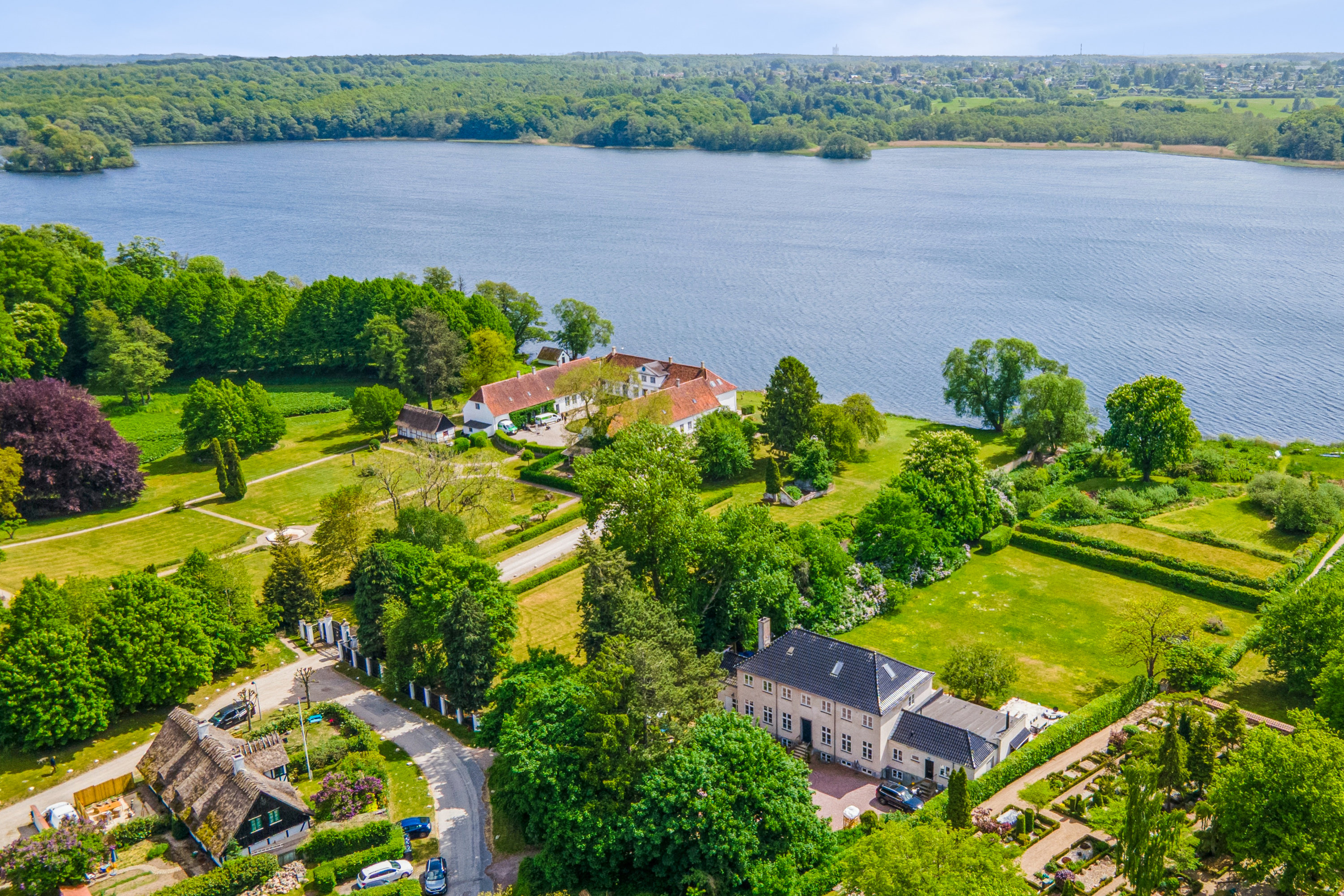 Fremhævet luftfoto billede i fuldskærmstilstand. Billede af Søvej 4B, 3520 Farum