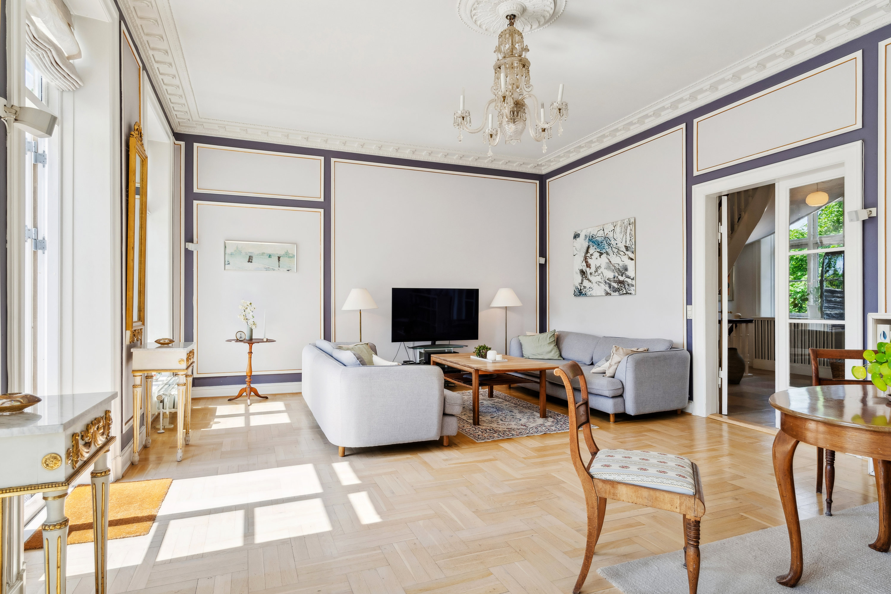 Fremhævet stue billede i fuldskærmstilstand. Billede af Søvej 4B, 3520 Farum