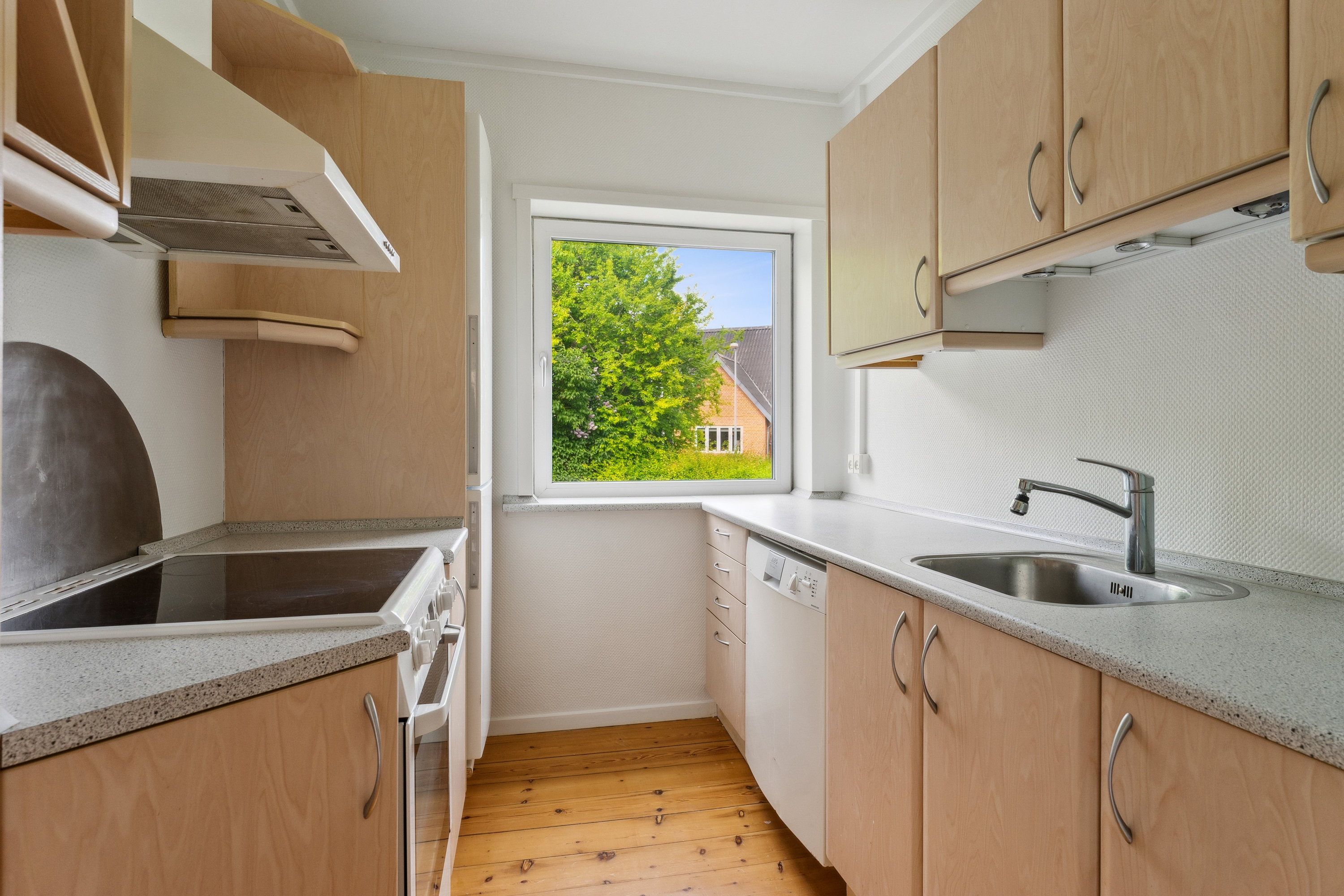 Fremhævet køkken billede i fuldskærmstilstand. Billede af Gl. Lervang 17, st.. tv., 8930 Randers NØ