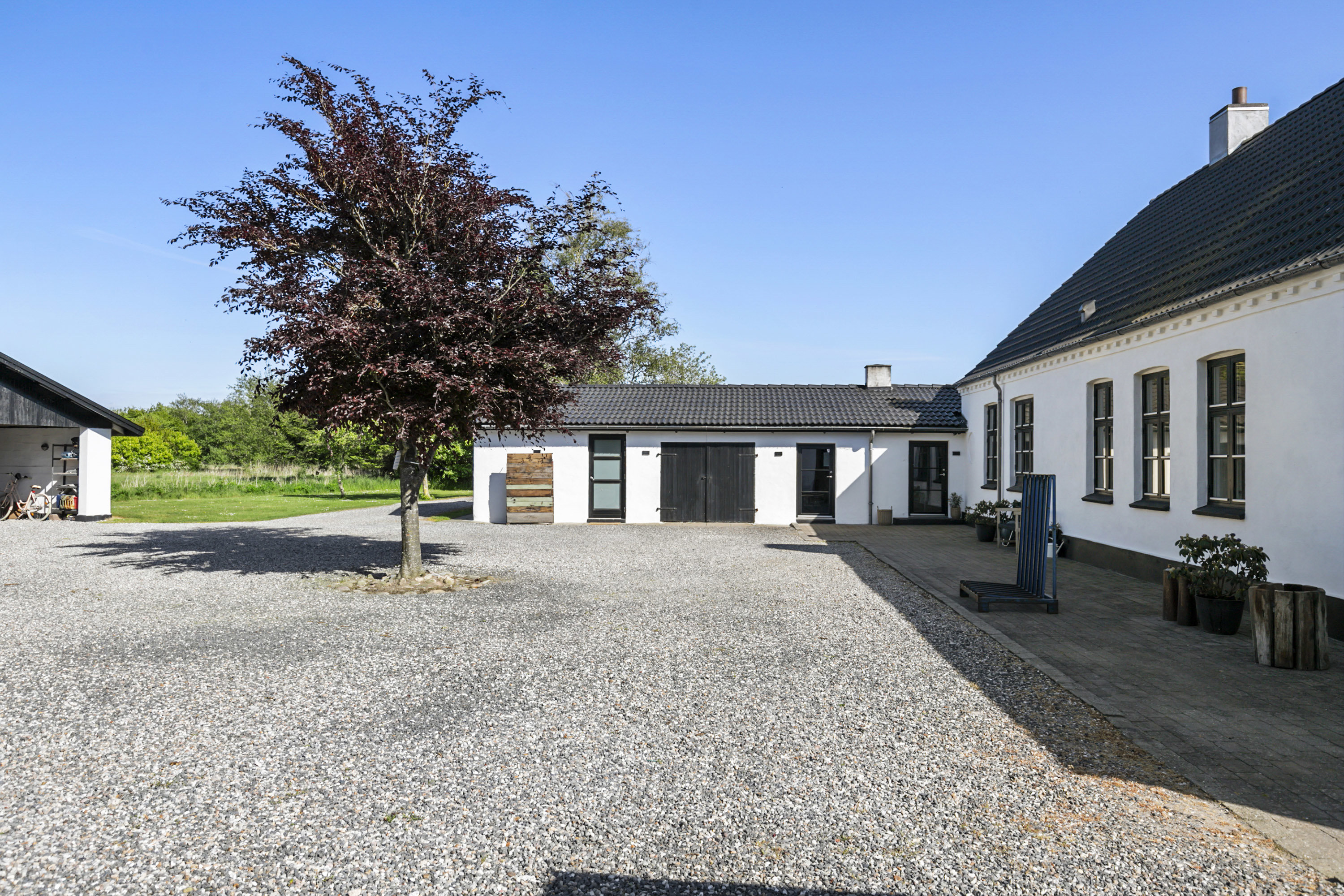 Fremhævet gårdsplads billede i fuldskærmstilstand. Billede af Smedievejen 5, 9800 Hjørring