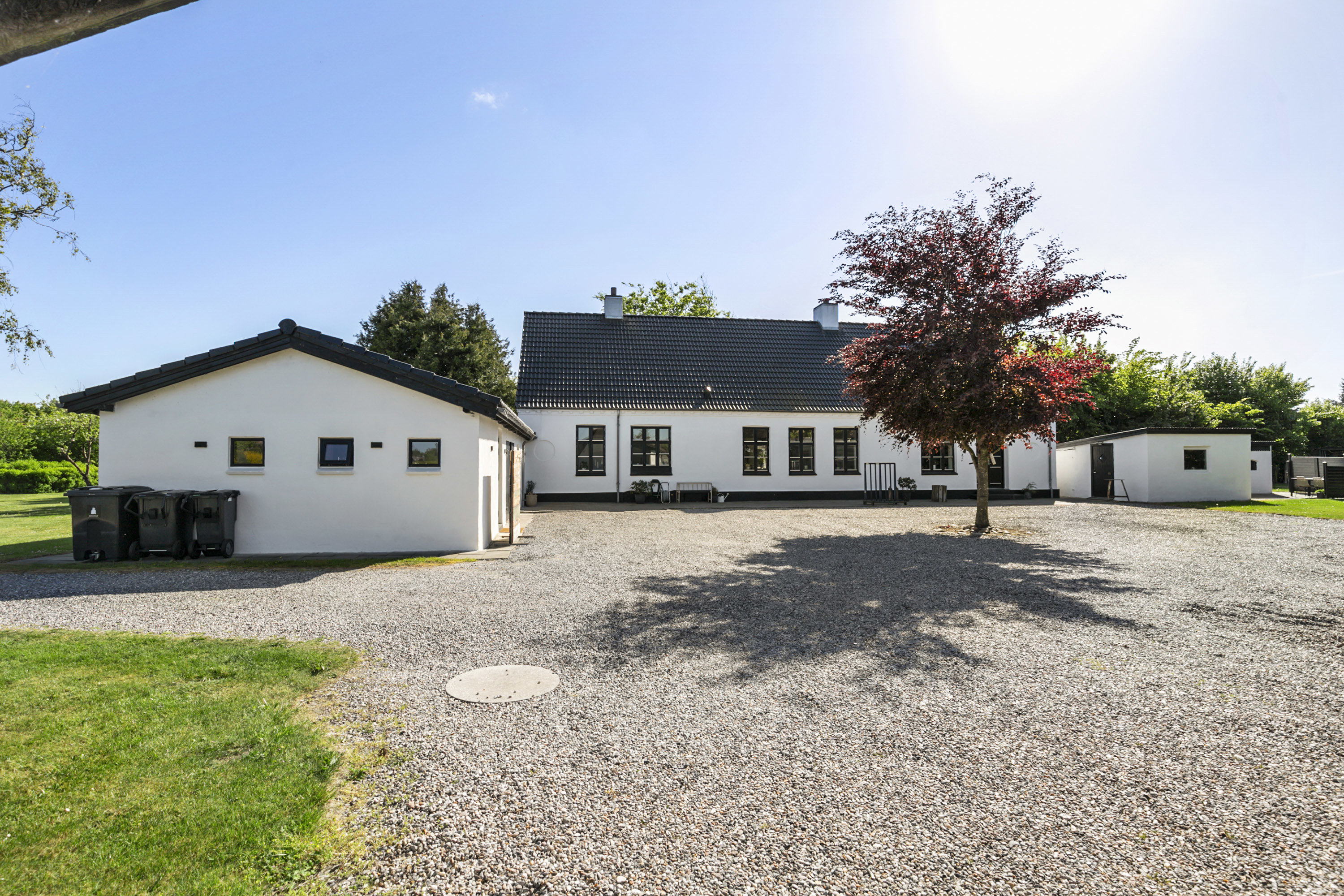 Fremhævet facade billede i fuldskærmstilstand. Billede af Smedievejen 5, 9800 Hjørring