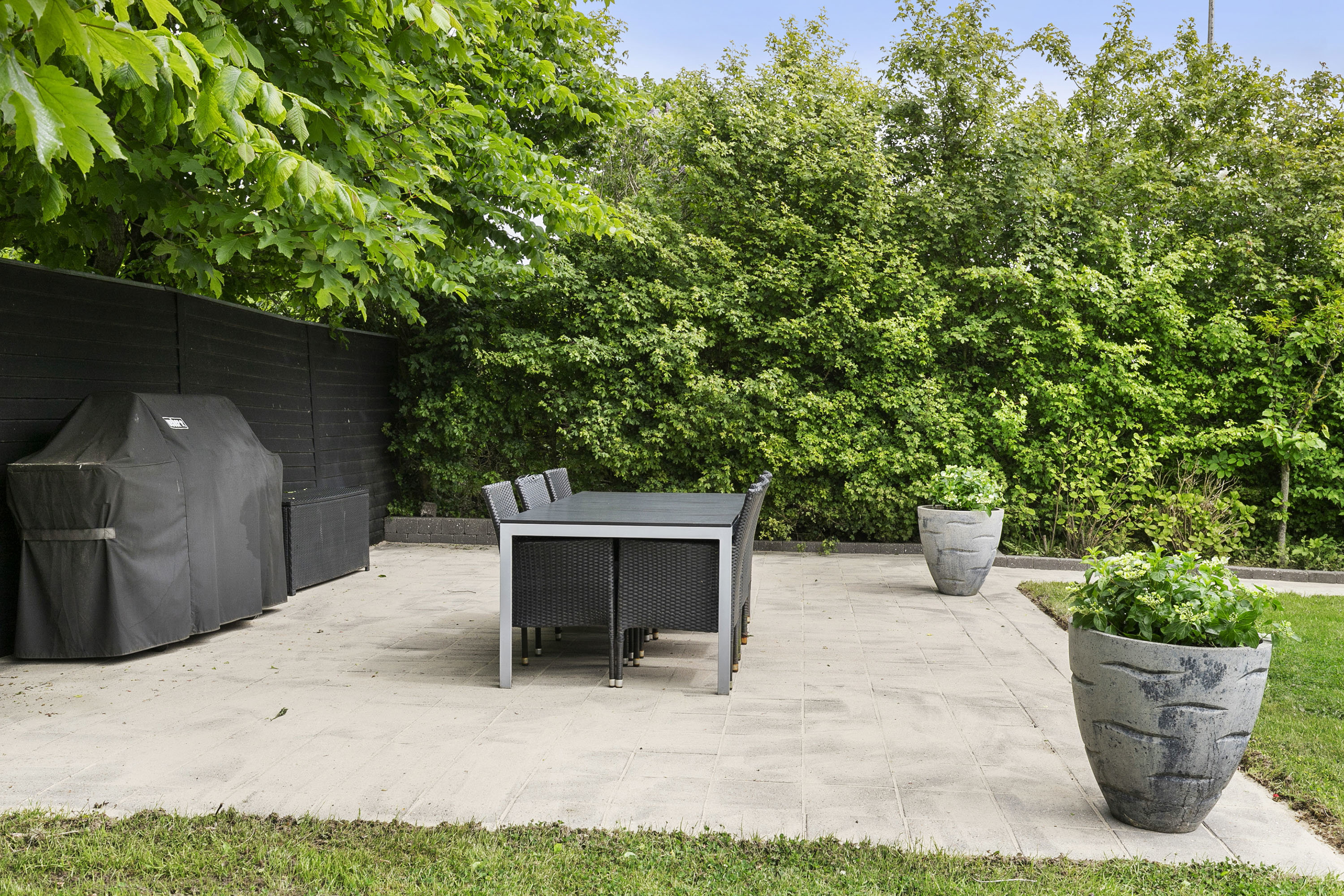 Fremhævet terrasse billede i fuldskærmstilstand. Billede af Kløvermarksvej 11, 9800 Hjørring