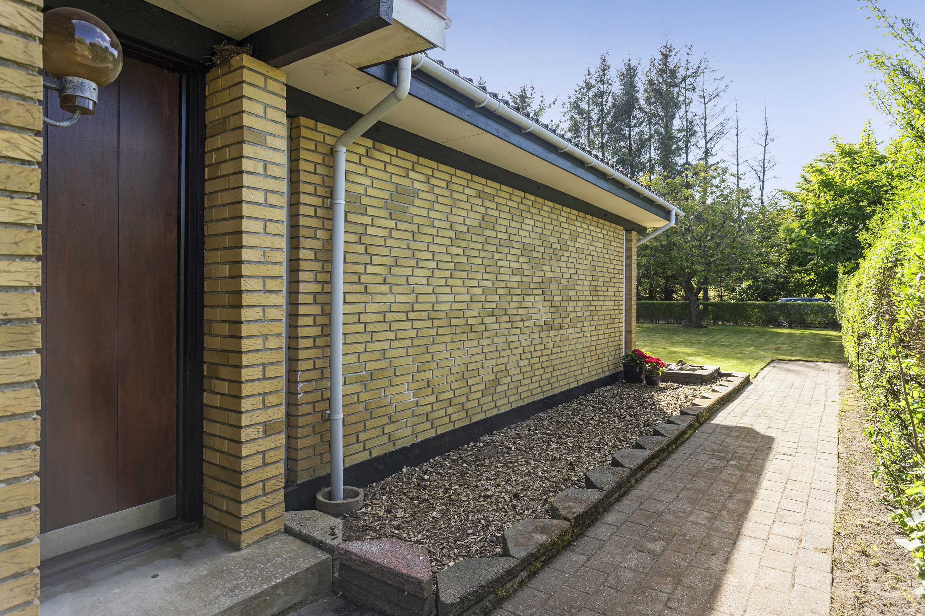 Fremhævet indgangsparti billede i fuldskærmstilstand. Billede af Møllevej 13, Lyngså, 9300 Sæby