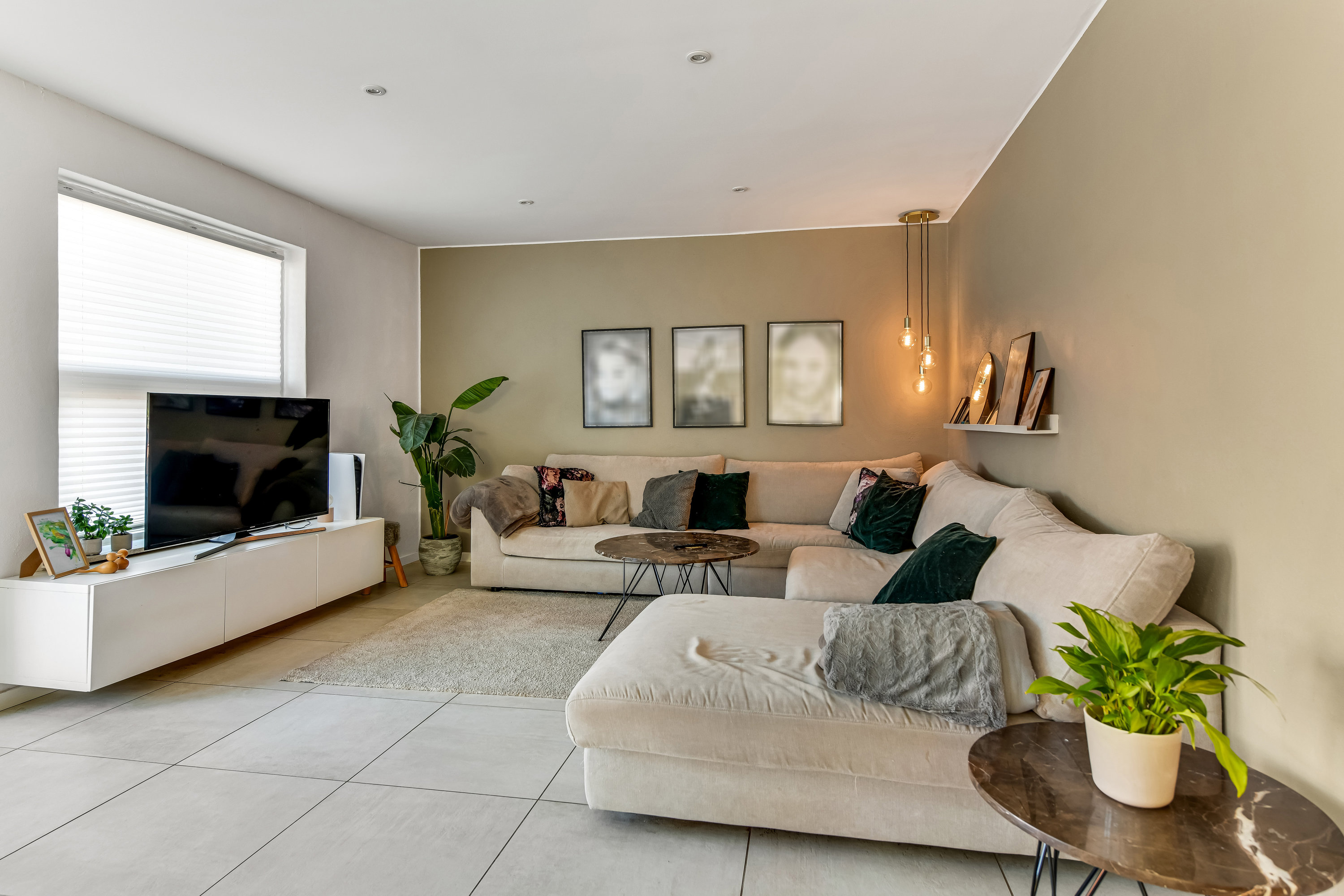 Fremhævet stue billede i fuldskærmstilstand. Billede af Mimers Alle 8, Esbjerg, 6705 Esbjerg Ø