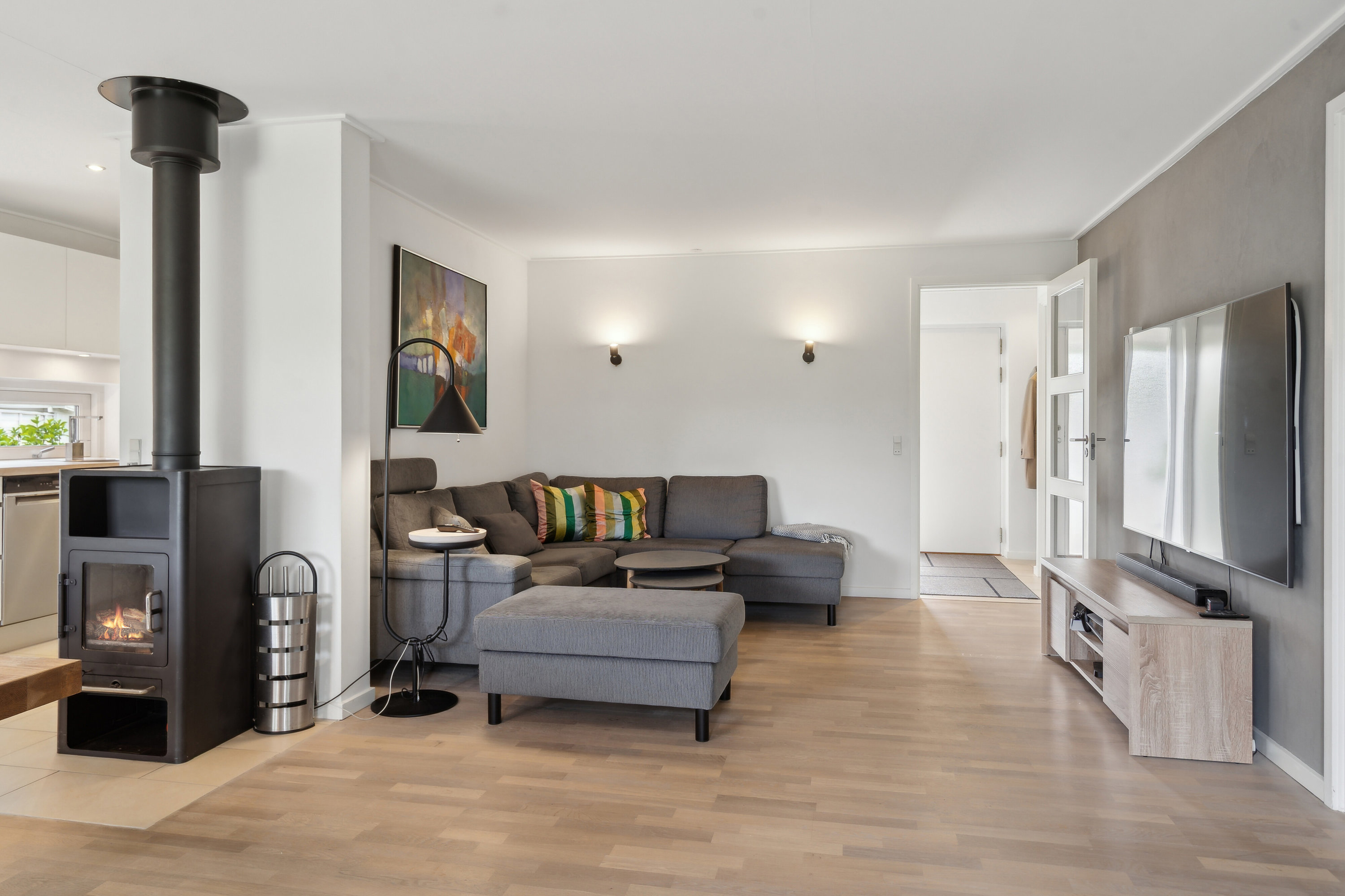 Fremhævet stue billede i fuldskærmstilstand. Billede af Væbnerhatten 114, Tornbjerg, 5220 Odense SØ