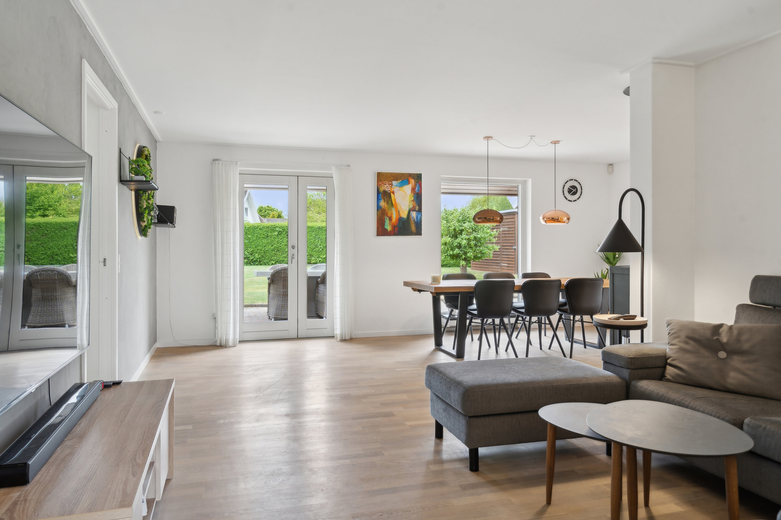 Fremhævet stue billede i fuldskærmstilstand. Billede af Væbnerhatten 114, Tornbjerg, 5220 Odense SØ