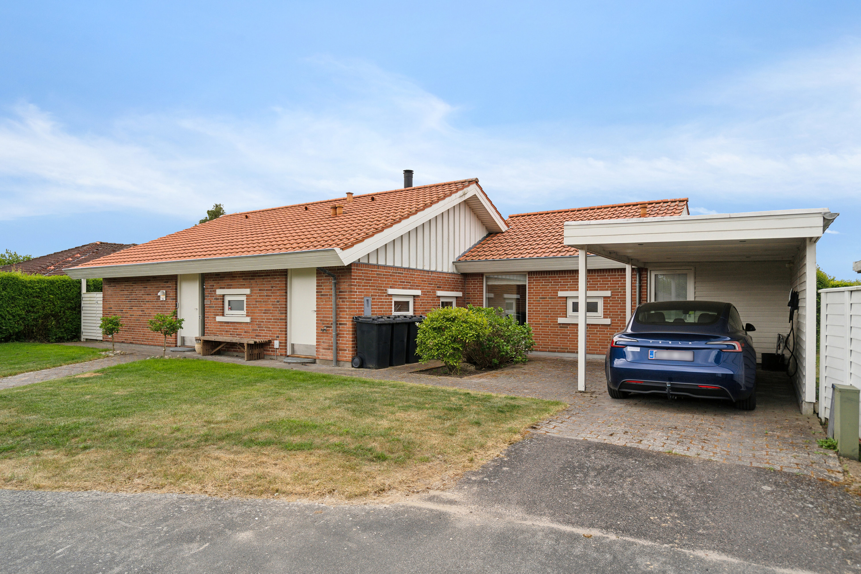 Fremhævet set fra vejen billede i fuldskærmstilstand. Billede af Væbnerhatten 114, Tornbjerg, 5220 Odense SØ