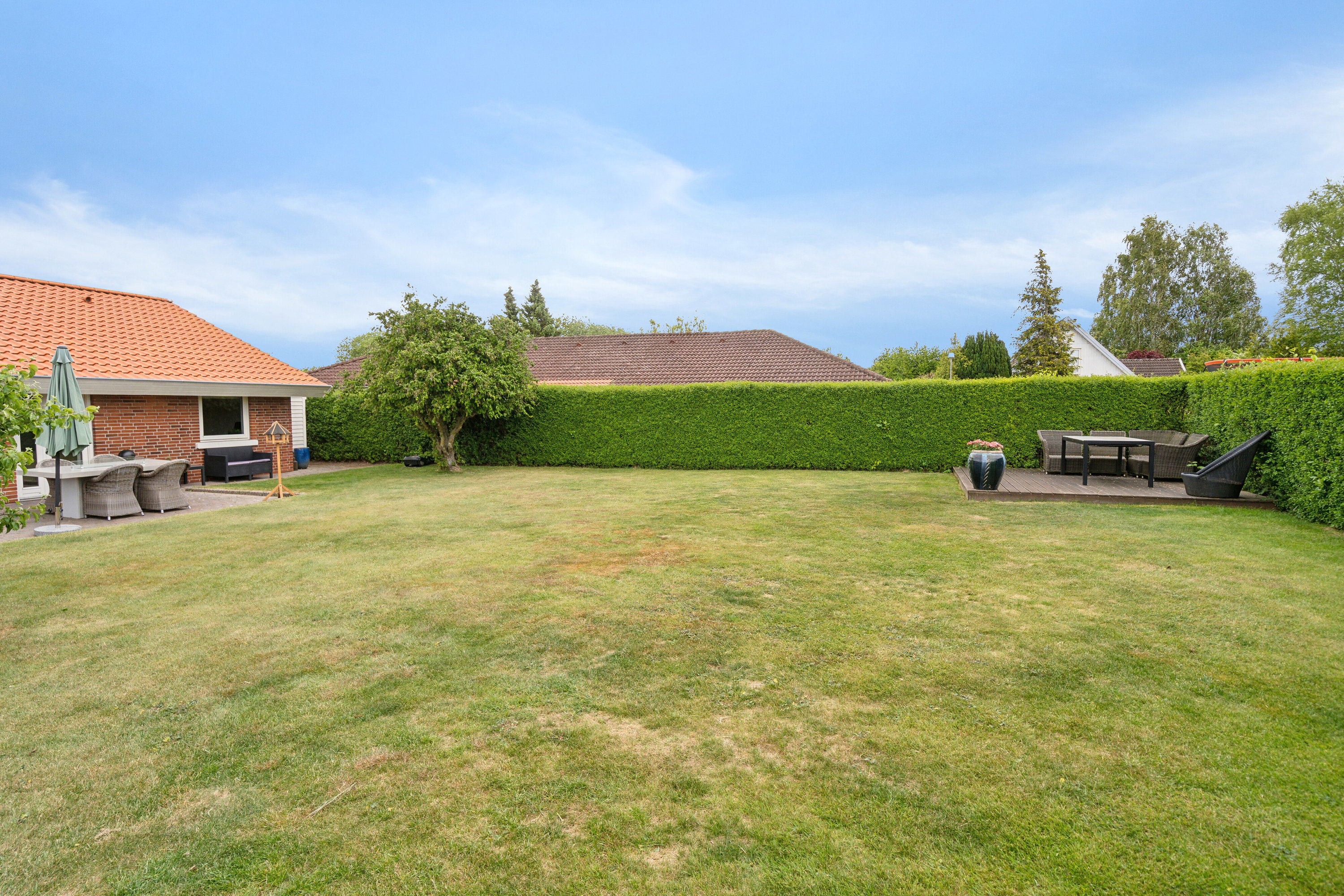 Fremhævet set fra haven billede i fuldskærmstilstand. Billede af Væbnerhatten 114, Tornbjerg, 5220 Odense SØ