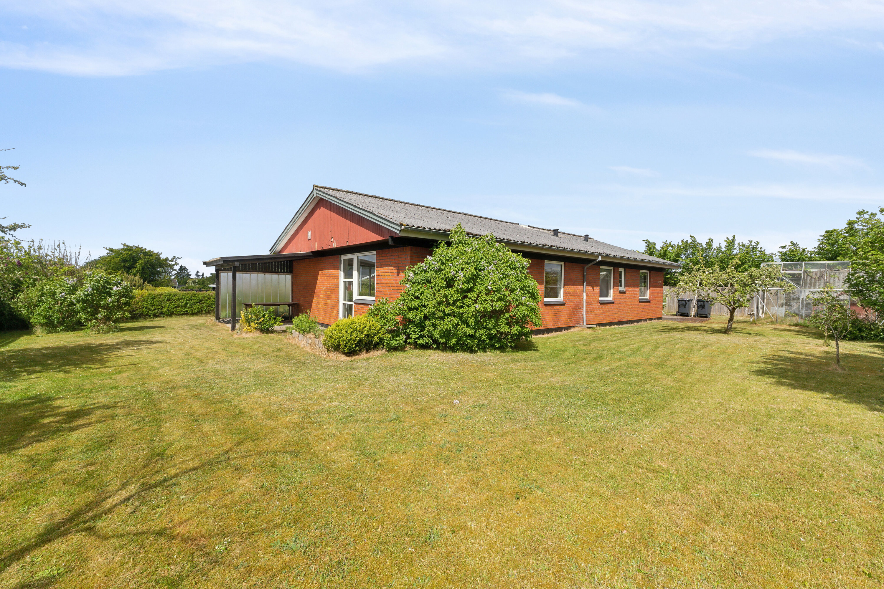 Fremhævet set fra haven billede i fuldskærmstilstand. Billede af Tannisbugtvej 70, Tversted, 9881 Bindslev