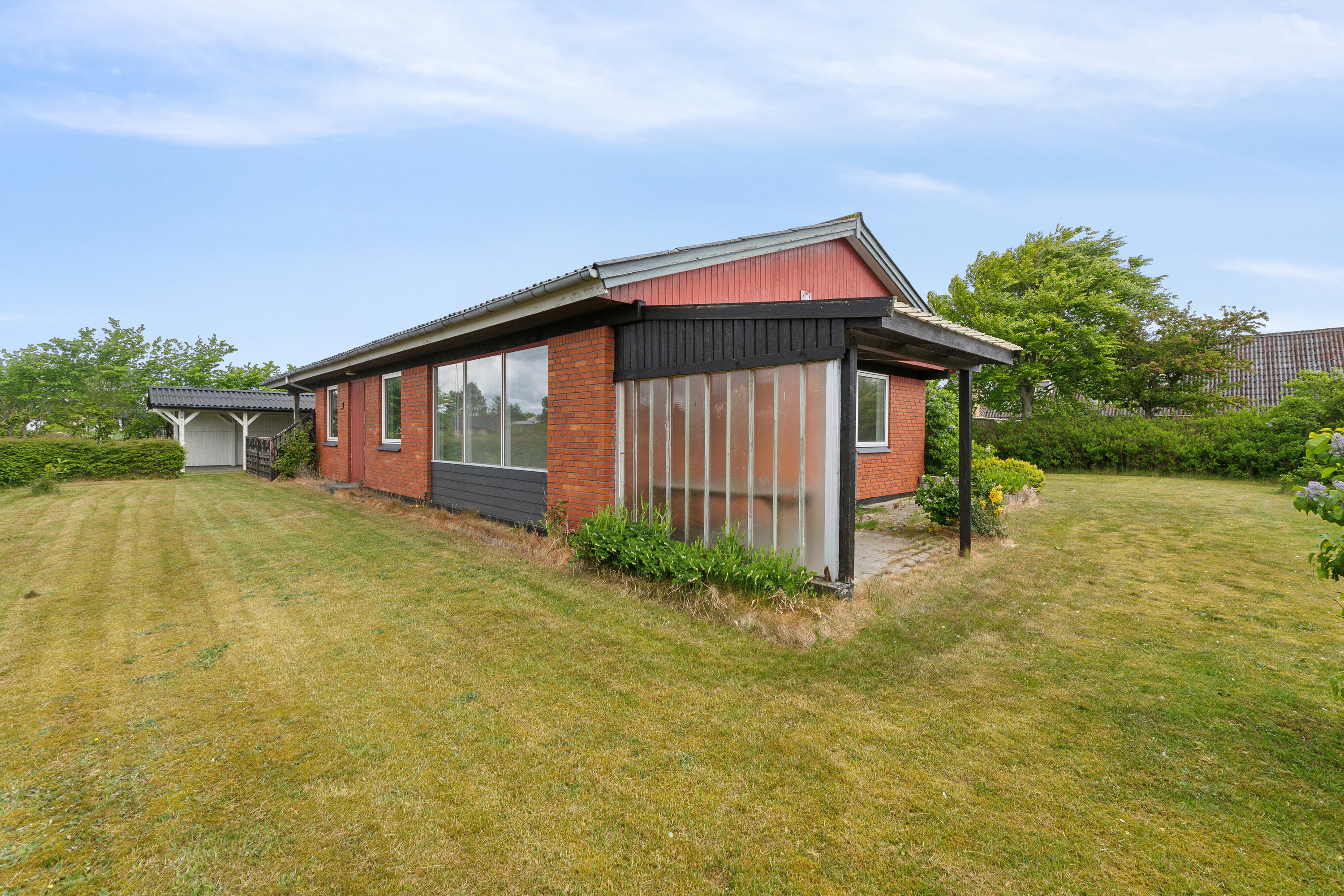 Fremhævet set fra haven billede i fuldskærmstilstand. Billede af Tannisbugtvej 70, Tversted, 9881 Bindslev