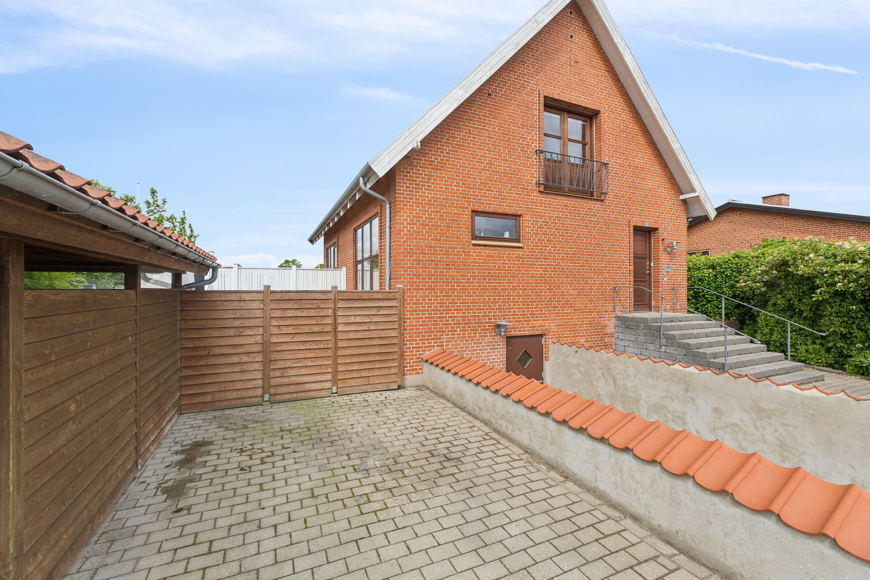 Fremhævet set fra vejen billede i fuldskærmstilstand. Billede af Fynsgade 19, 9870 Sindal