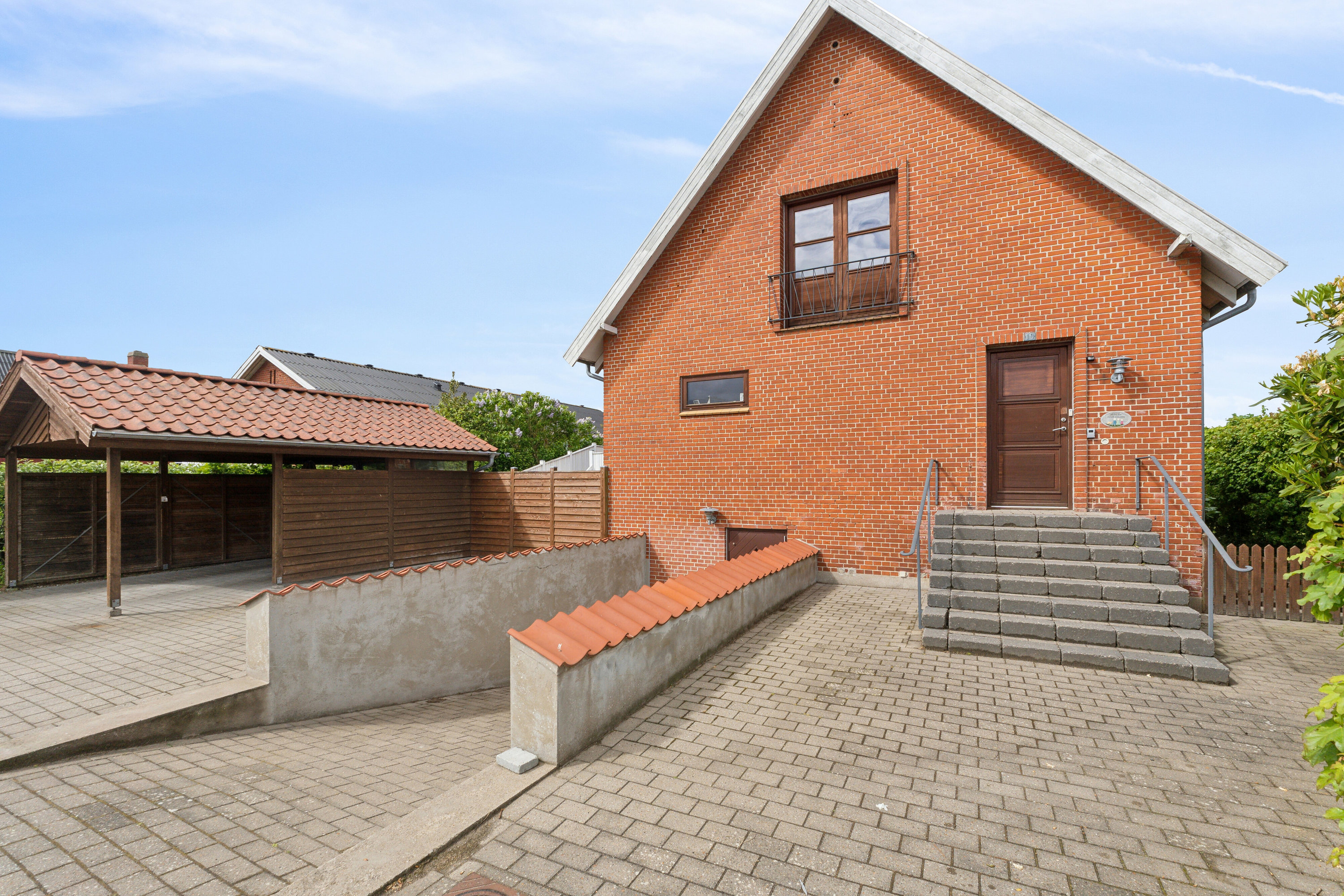 Fremhævet set fra vejen billede i fuldskærmstilstand. Billede af Fynsgade 19, 9870 Sindal