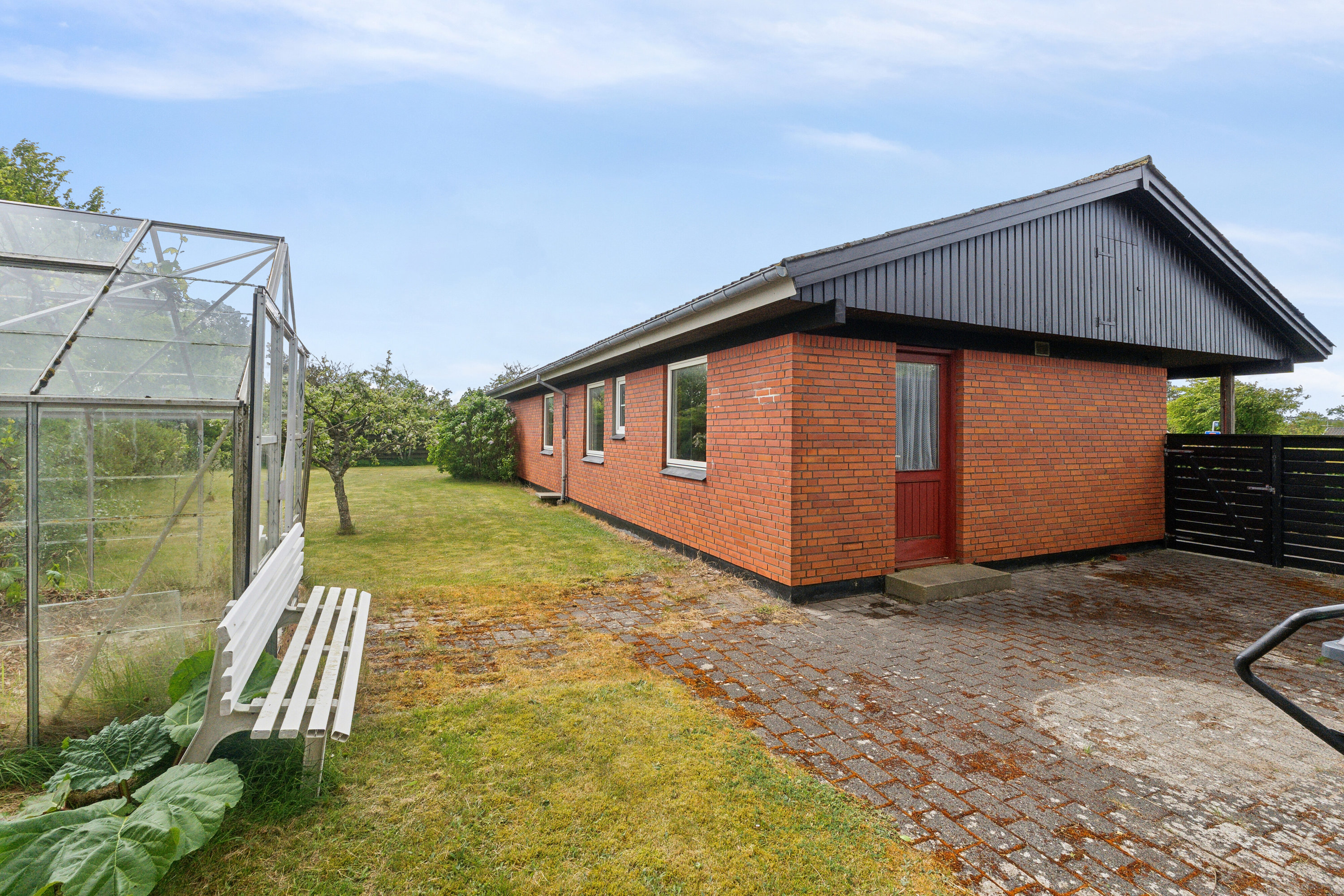 Fremhævet set fra haven billede i fuldskærmstilstand. Billede af Tannisbugtvej 70, Tversted, 9881 Bindslev