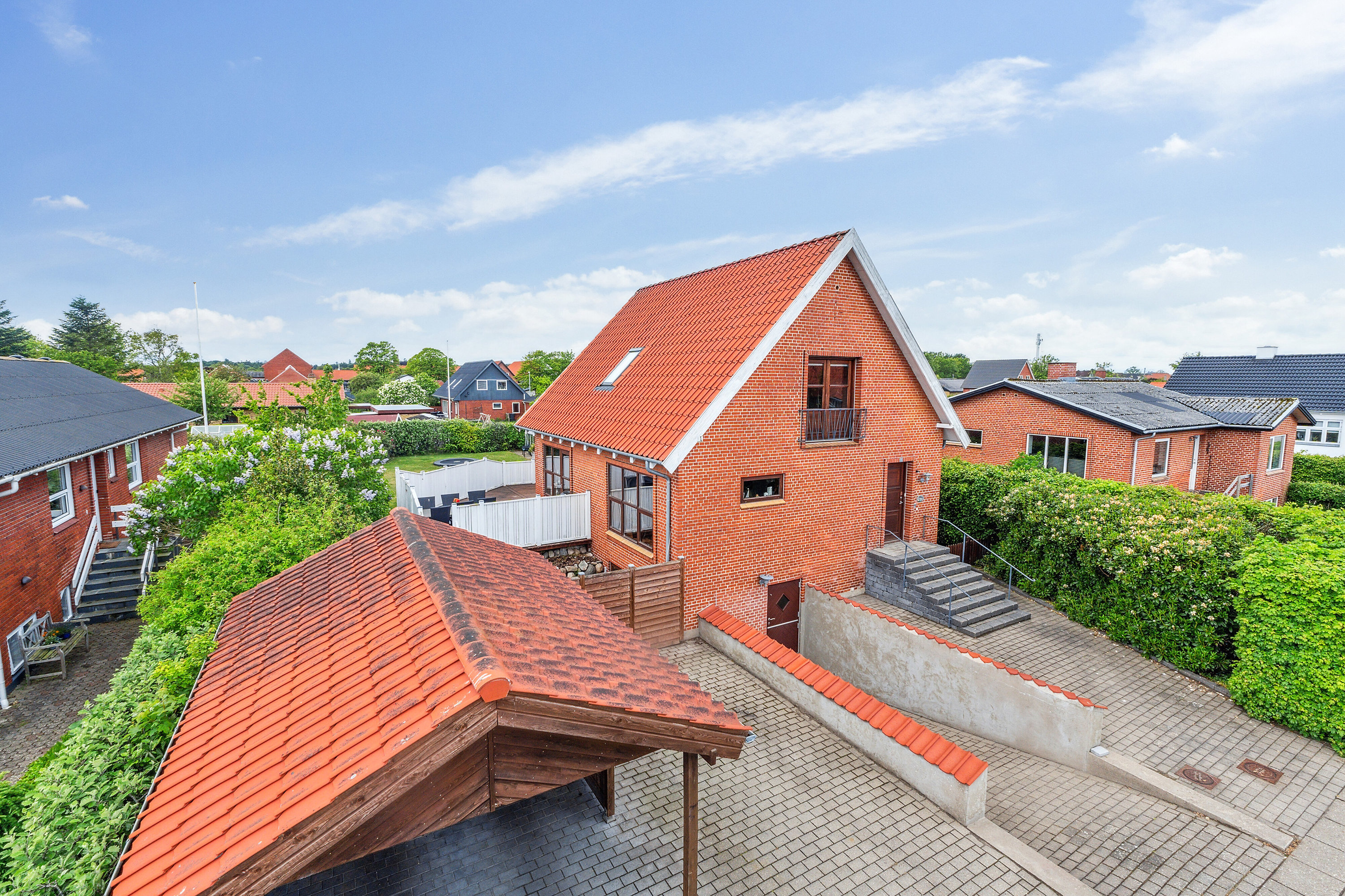 Fremhævet set fra vejen billede i fuldskærmstilstand. Billede af Fynsgade 19, 9870 Sindal