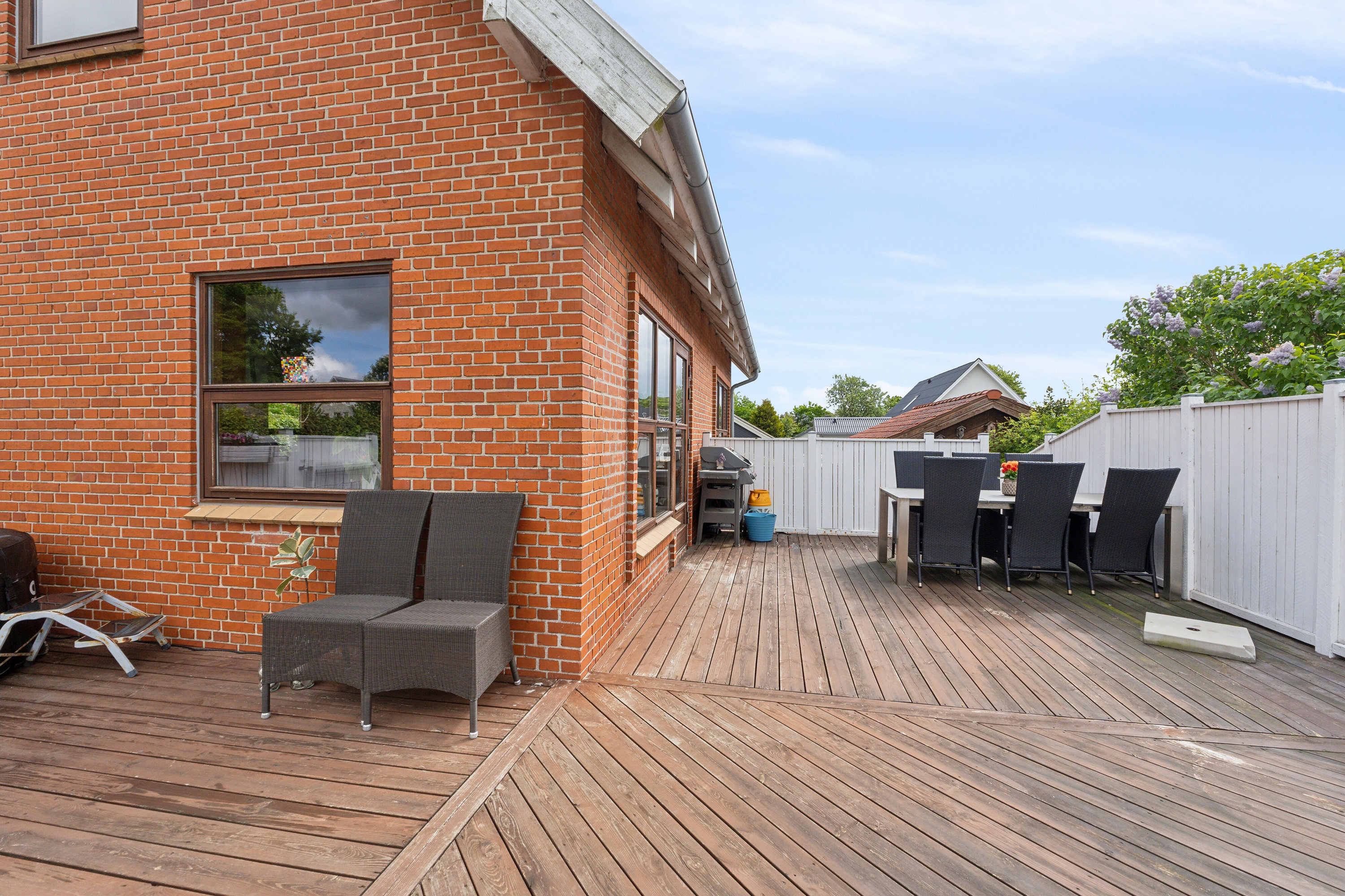 Fremhævet altan billede i fuldskærmstilstand. Billede af Fynsgade 19, 9870 Sindal