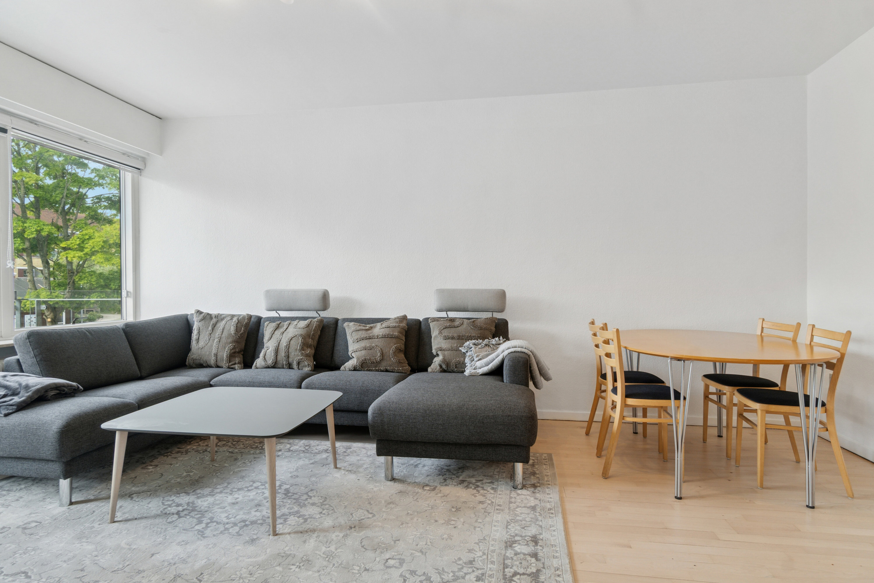 Miniaturebillede 2: stue. Billede af Rundhøj Allé 95, st.. tv., 8270 Højbjerg