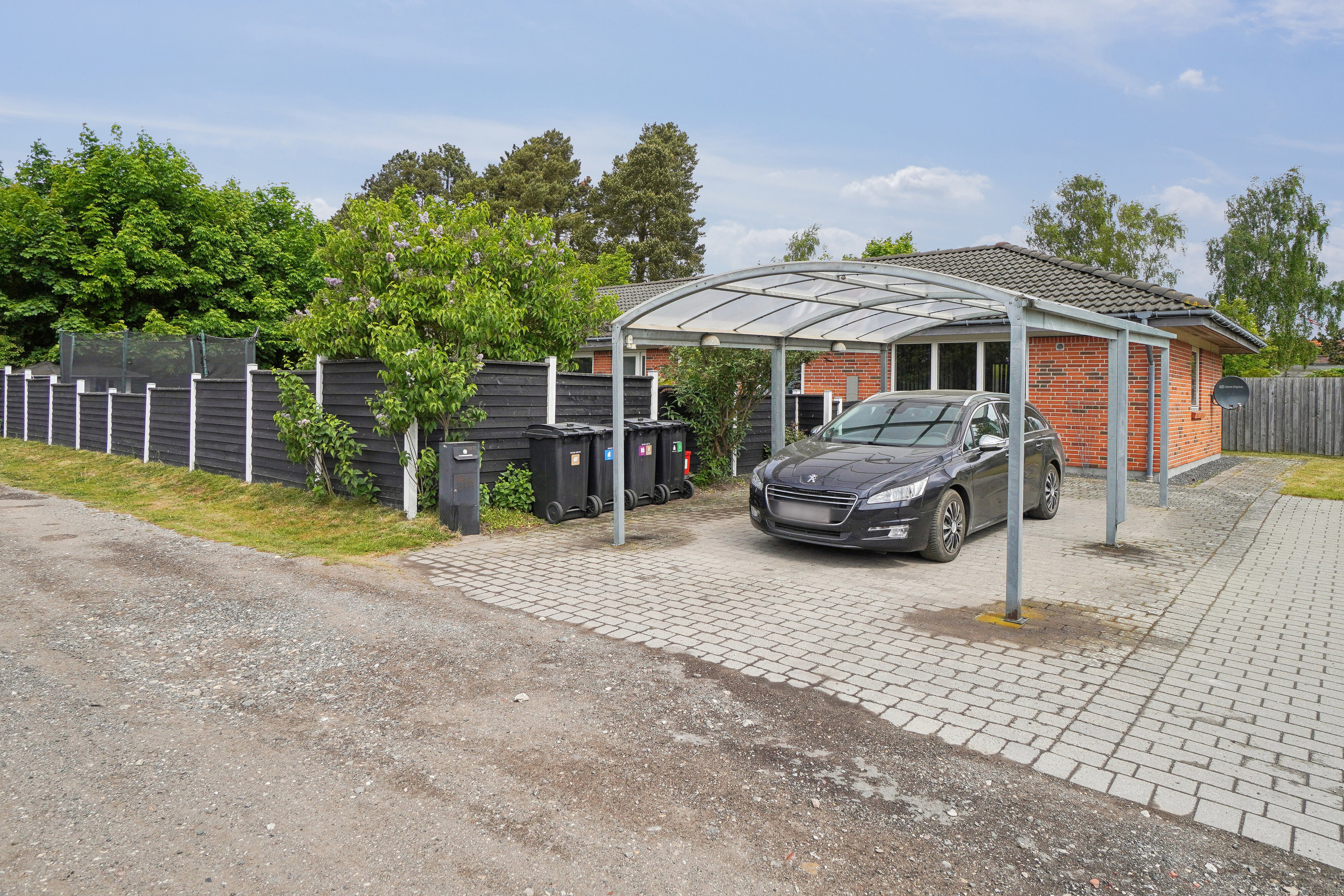 Fremhævet set fra vejen billede i fuldskærmstilstand. Billede af Brødemosevej 84B, Asserbo, 3300 Frederiksværk