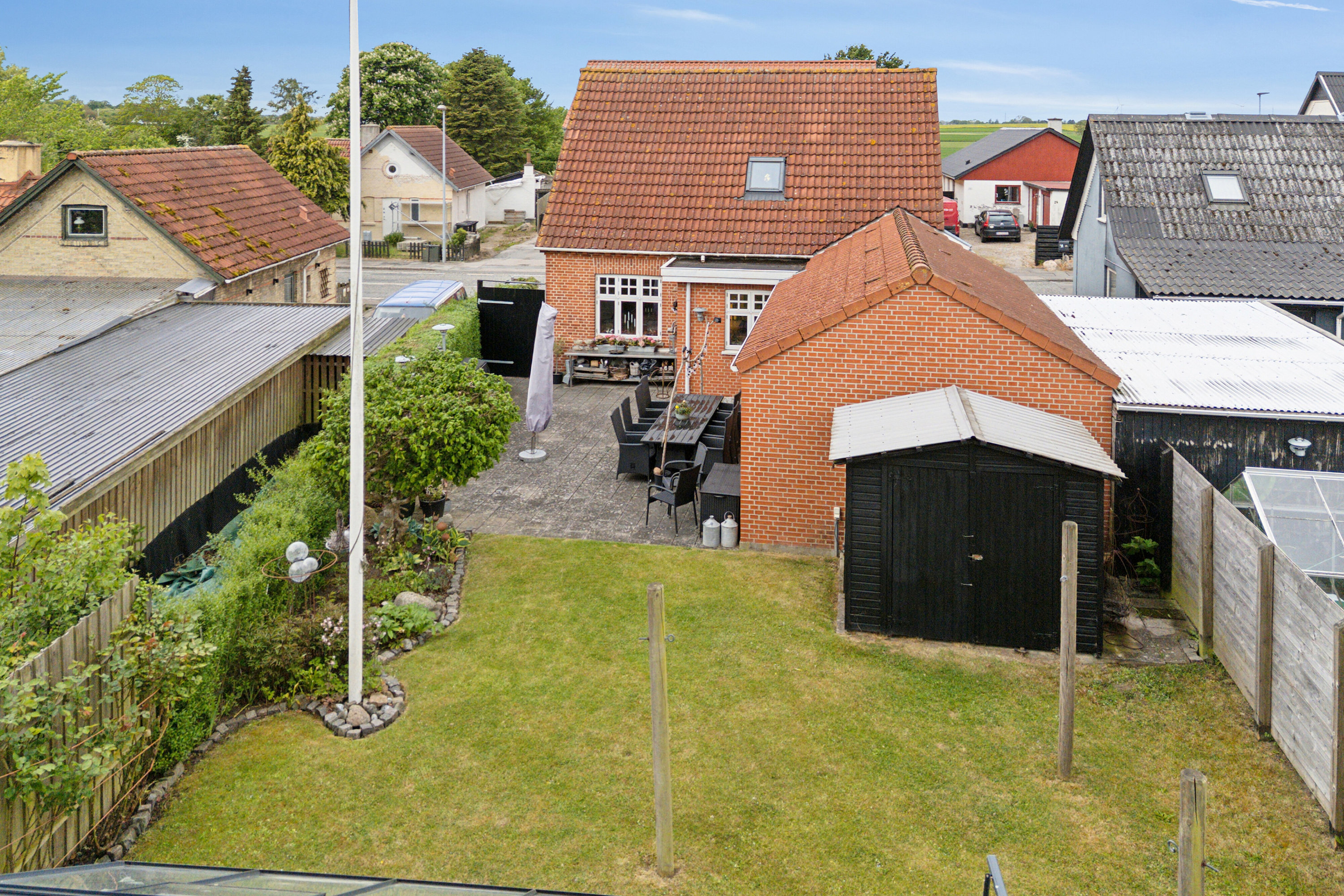 Fremhævet set fra haven billede i fuldskærmstilstand. Billede af Langgade 11, 4262 Sandved