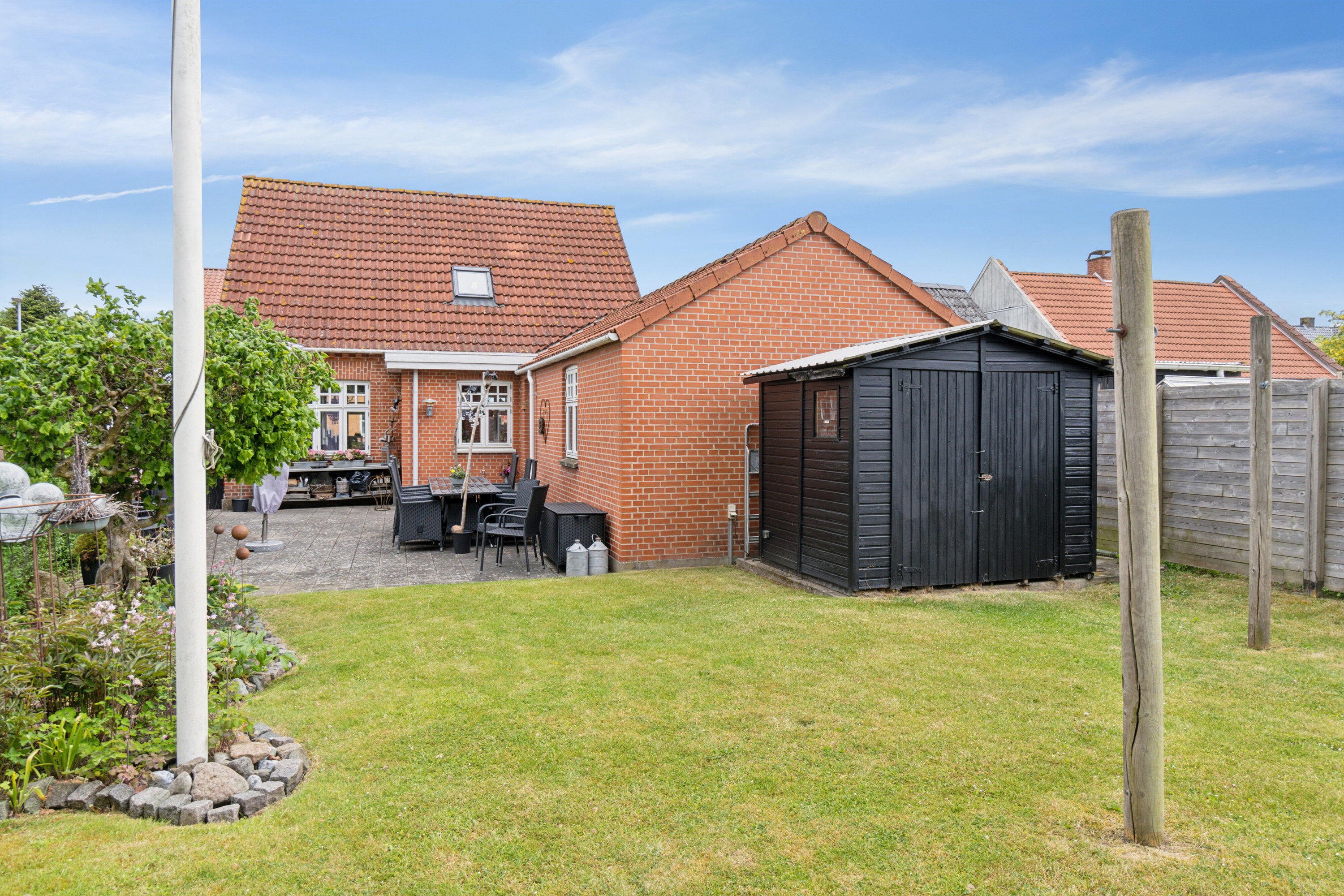 Fremhævet set fra haven billede i fuldskærmstilstand. Billede af Langgade 11, 4262 Sandved