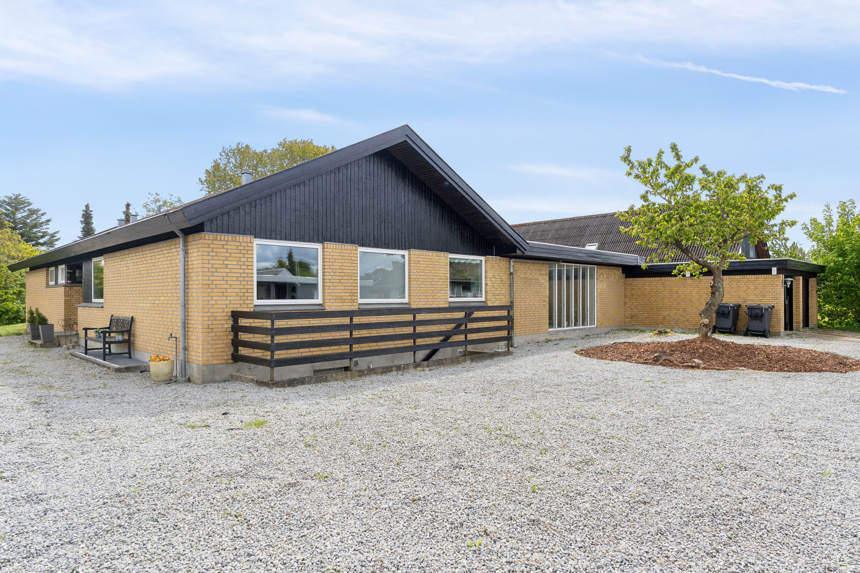 Fremhævet set fra vejen billede i fuldskærmstilstand. Billede af Frejasvej 9, 9870 Sindal