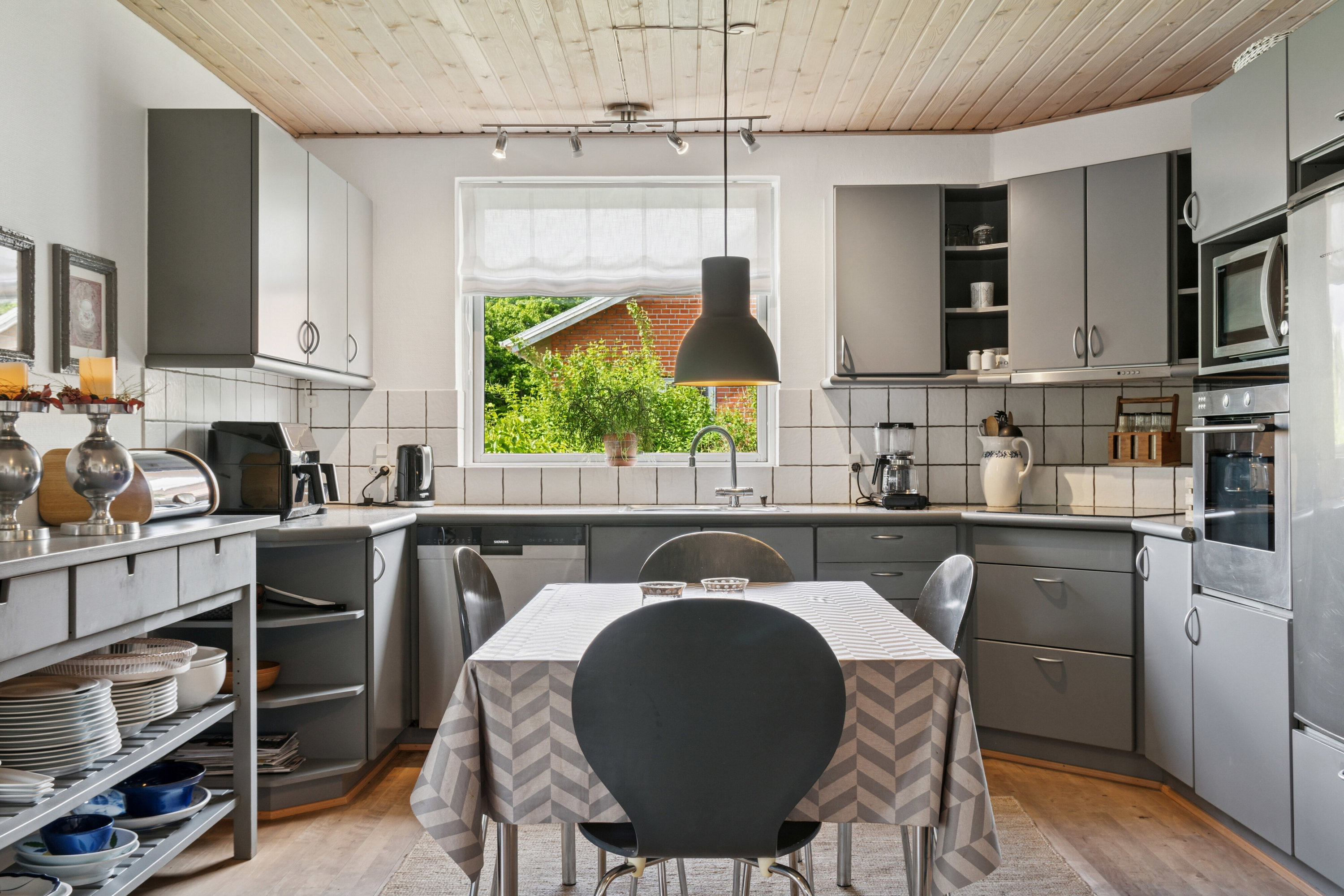 Fremhævet indendørs billede i fuldskærmstilstand. Billede af Bøge Alle 7, 7430 Ikast