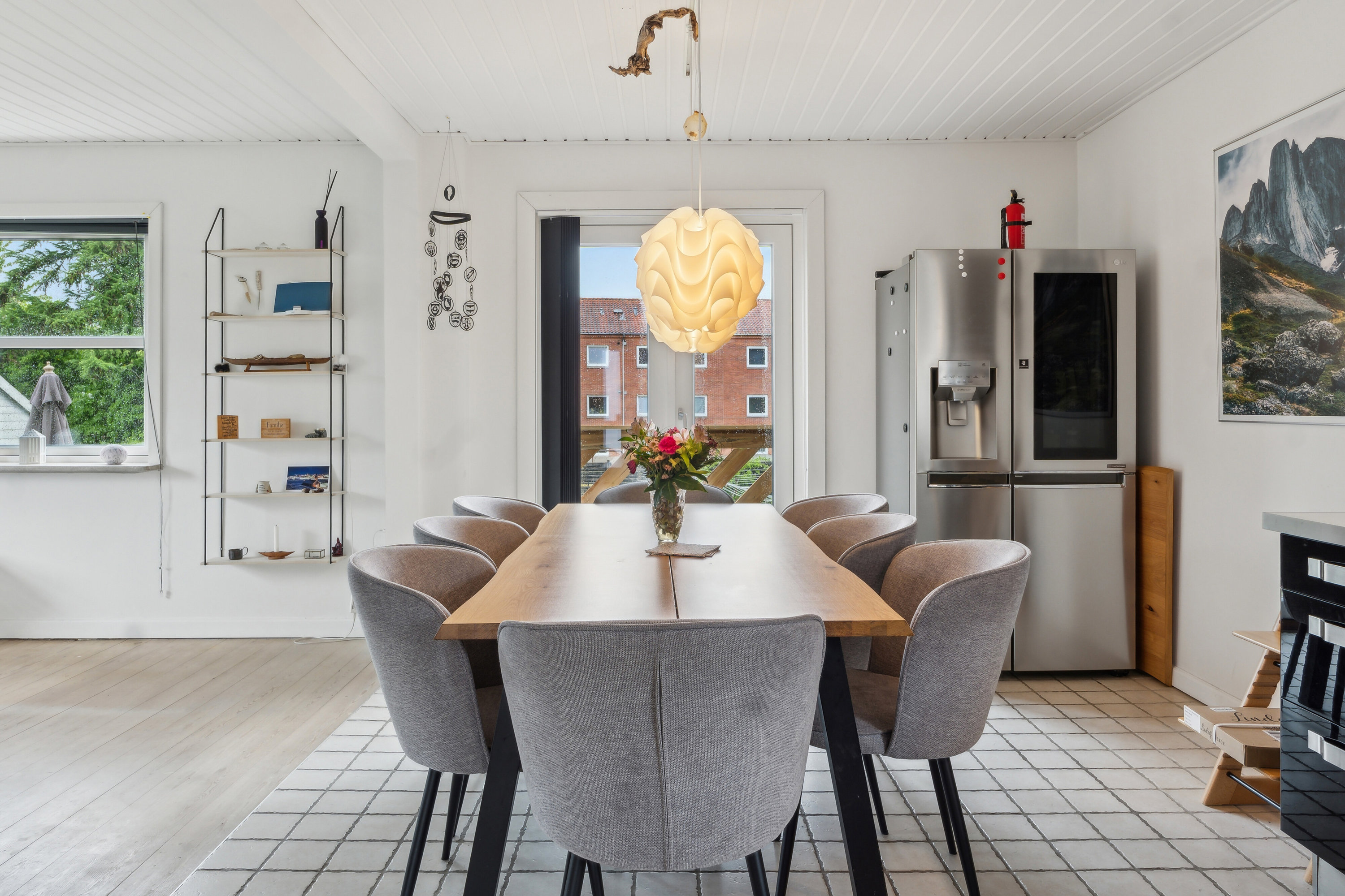 Fremhævet spisestue billede i fuldskærmstilstand. Billede af Mølmarksvej 178, 5700 Svendborg