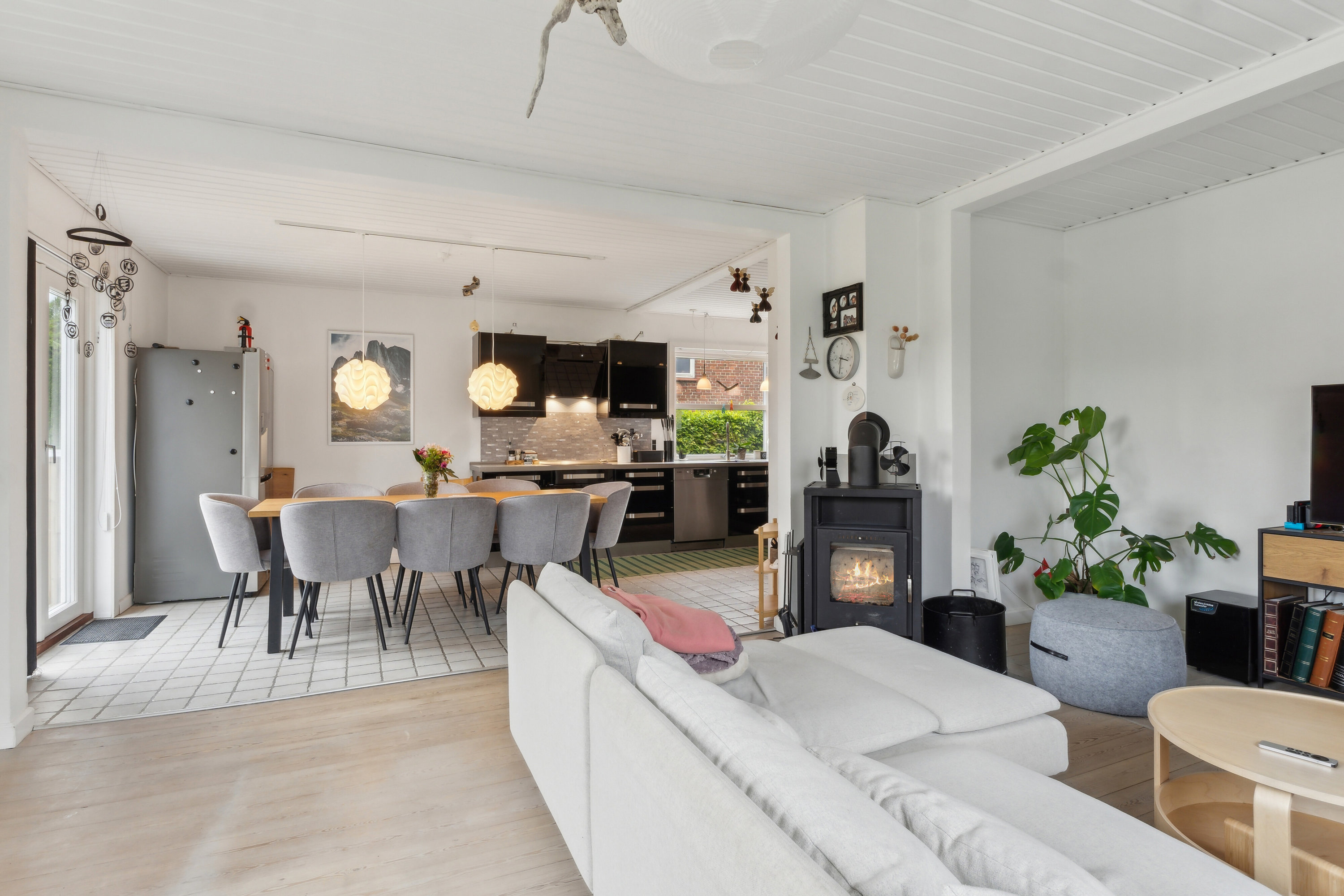 Fremhævet stue billede i fuldskærmstilstand. Billede af Mølmarksvej 178, 5700 Svendborg