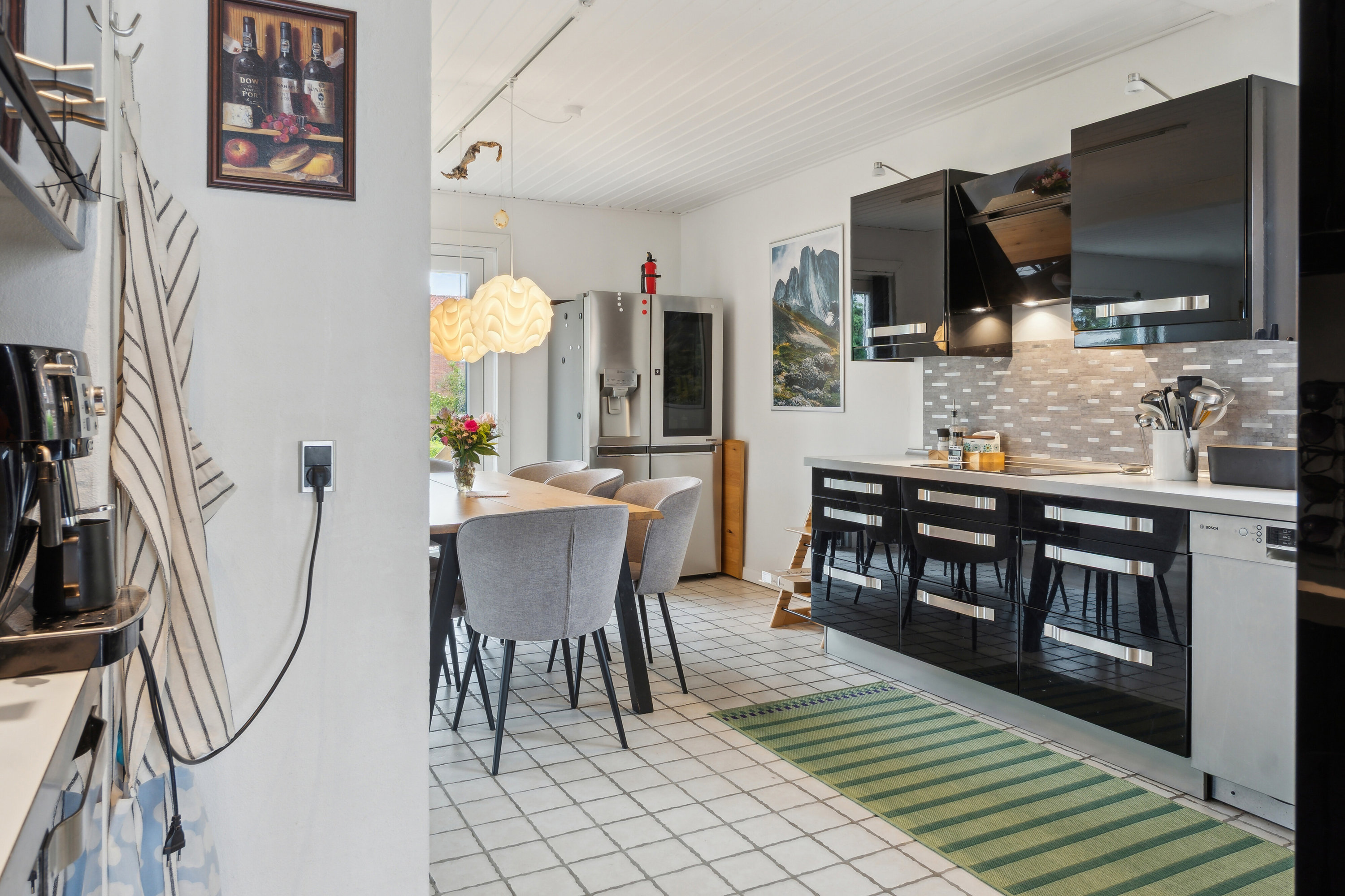 Fremhævet køkken billede i fuldskærmstilstand. Billede af Mølmarksvej 178, 5700 Svendborg