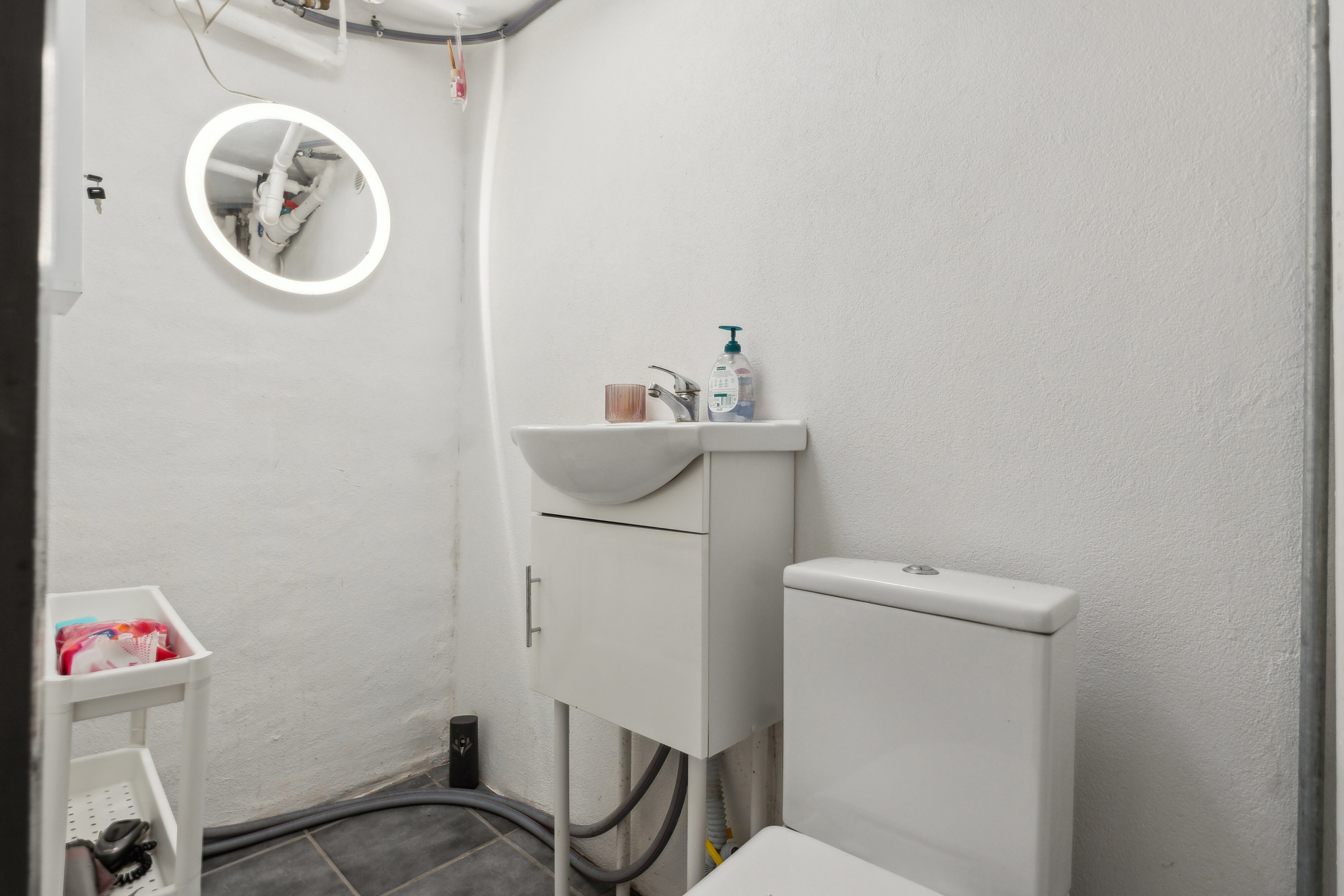 Fremhævet toilet billede i fuldskærmstilstand. Billede af Mølmarksvej 178, 5700 Svendborg