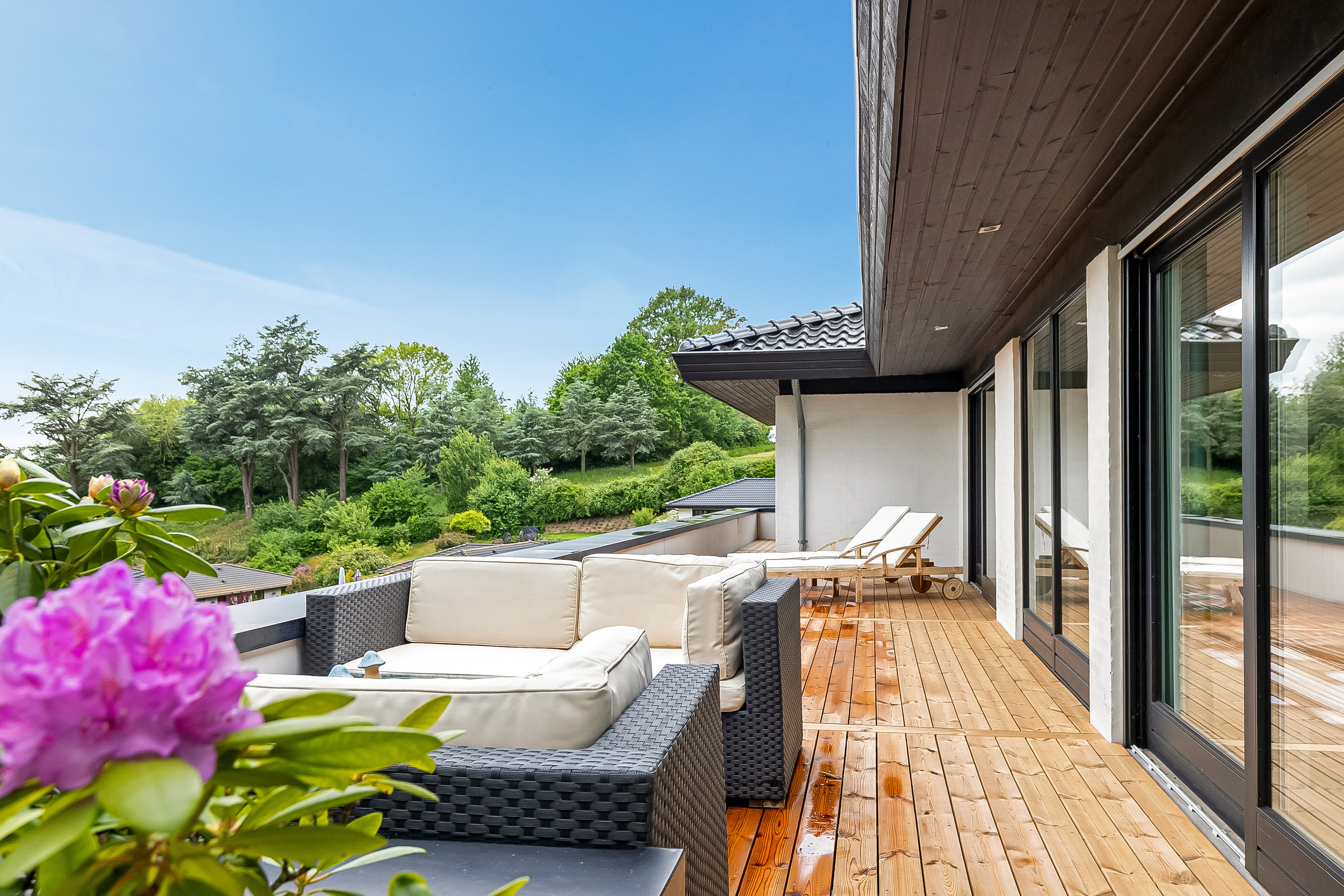 Fremhævet terrasse billede i fuldskærmstilstand. Billede af Trapholtparken 26, Strandhuse, 6000 Kolding