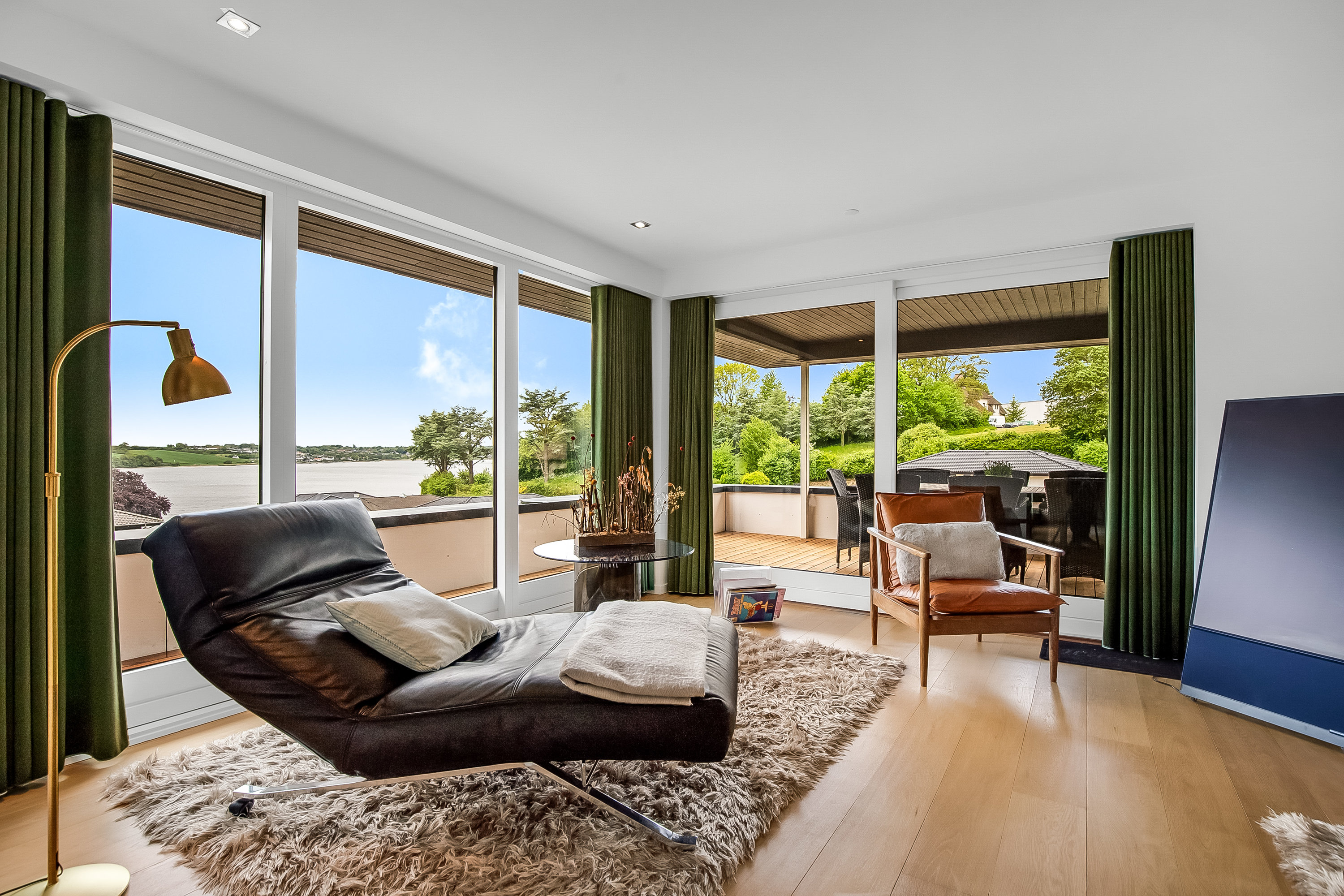 Fremhævet stue billede i fuldskærmstilstand. Billede af Trapholtparken 26, Strandhuse, 6000 Kolding