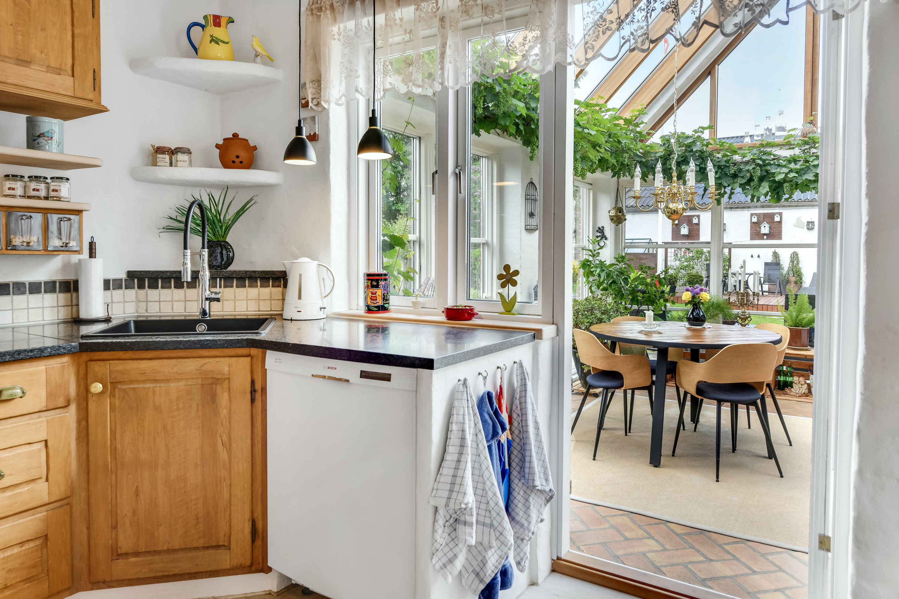 Fremhævet køkken billede i fuldskærmstilstand. Billede af Teglgaardsvej 8, 7200 Grindsted