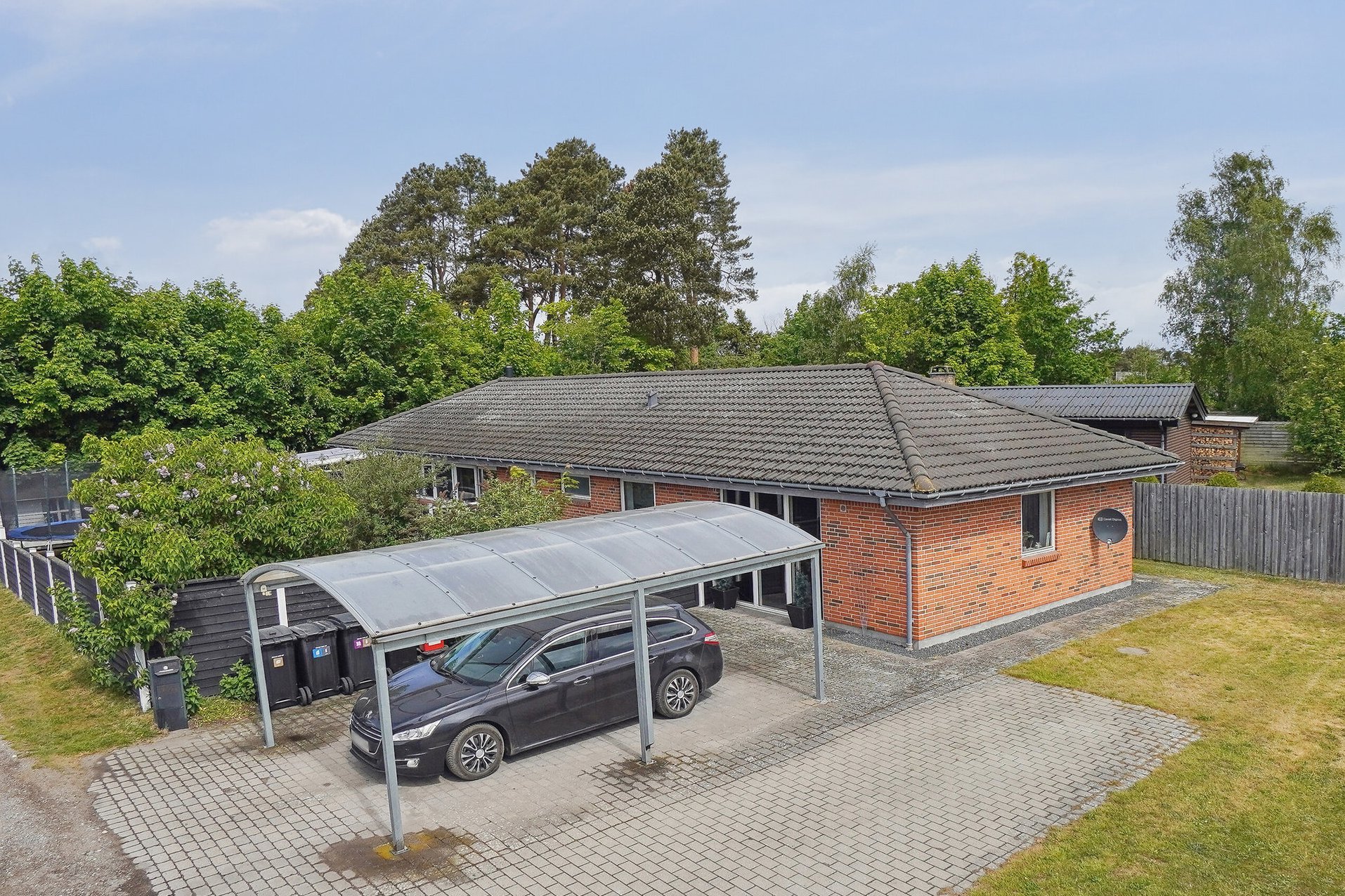 Fremhævet set fra vejen billede i fuldskærmstilstand. Billede af Brødemosevej 84B, Asserbo, 3300 Frederiksværk