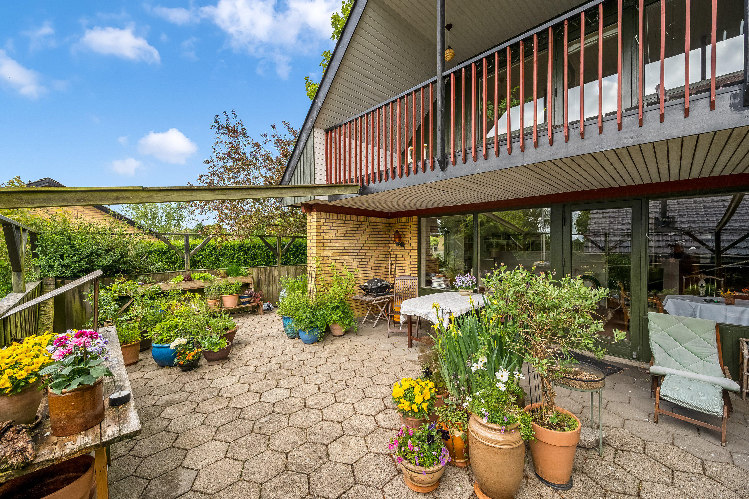 Fremhævet terrasse billede i fuldskærmstilstand. Billede af Liljealle 13, 6920 Videbæk