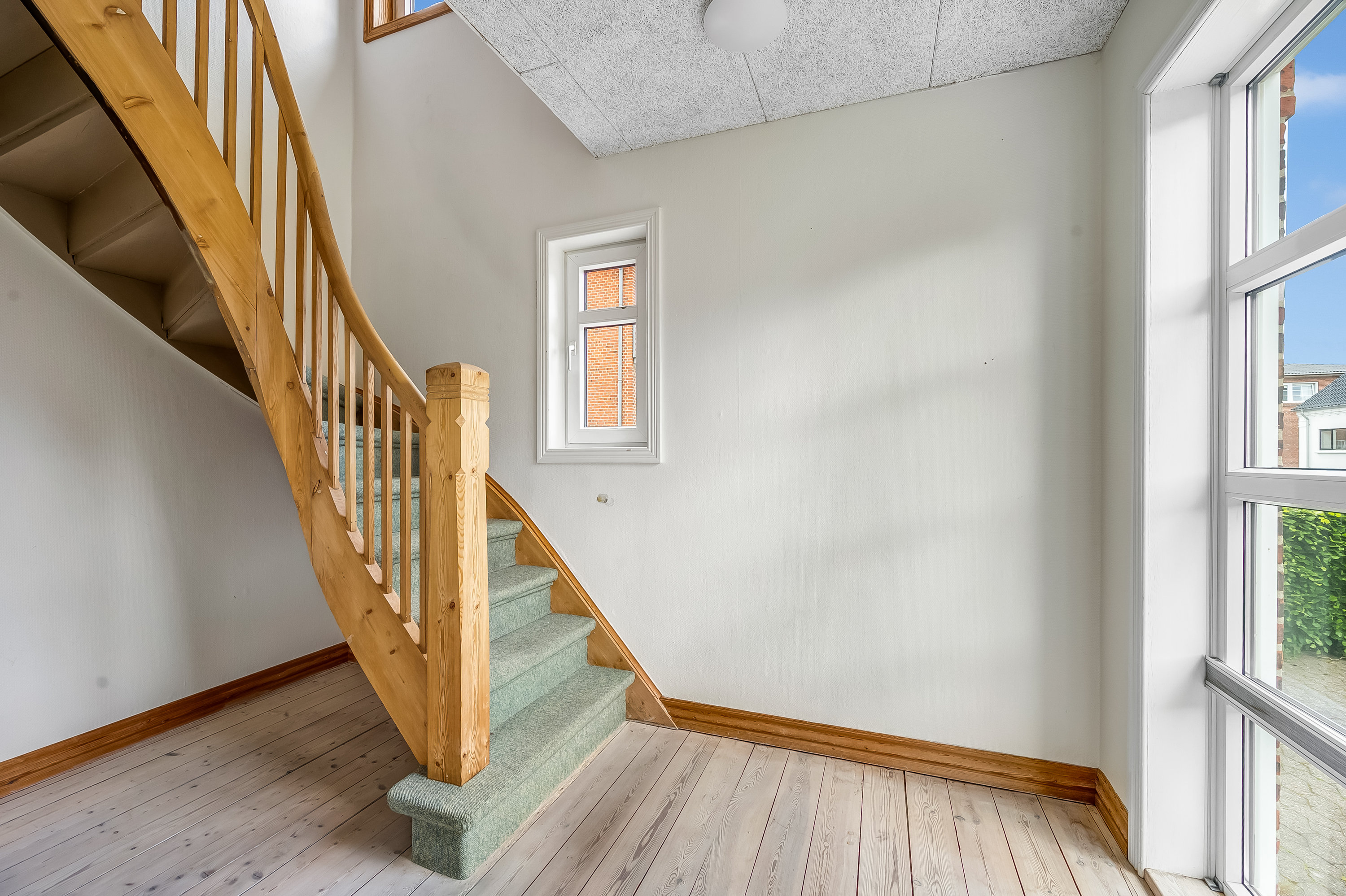 Fremhævet trappe billede i fuldskærmstilstand. Billede af Hovedgaden 27, 6971 Spjald