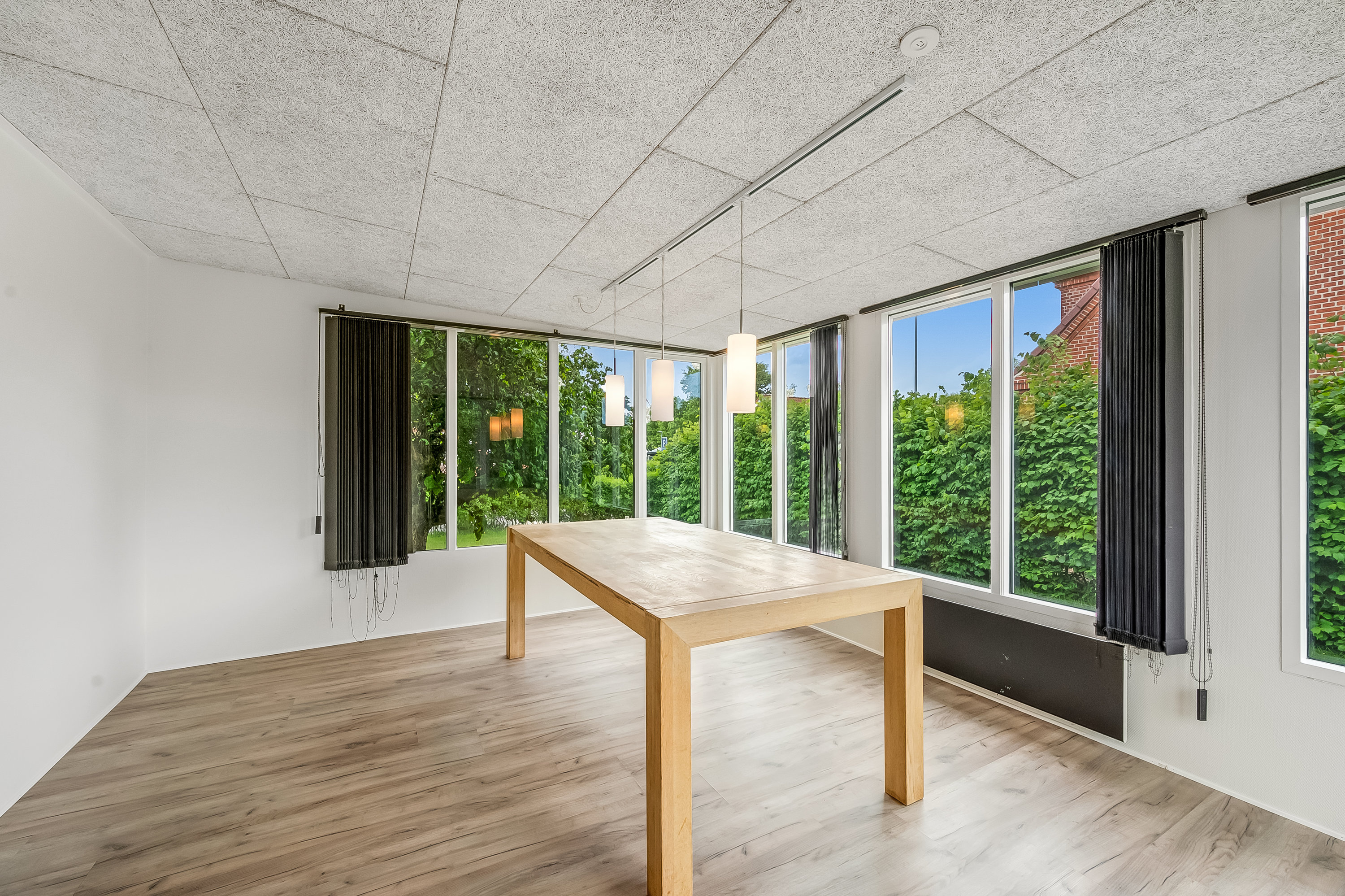 Fremhævet stue billede i fuldskærmstilstand. Billede af Hovedgaden 27, 6971 Spjald