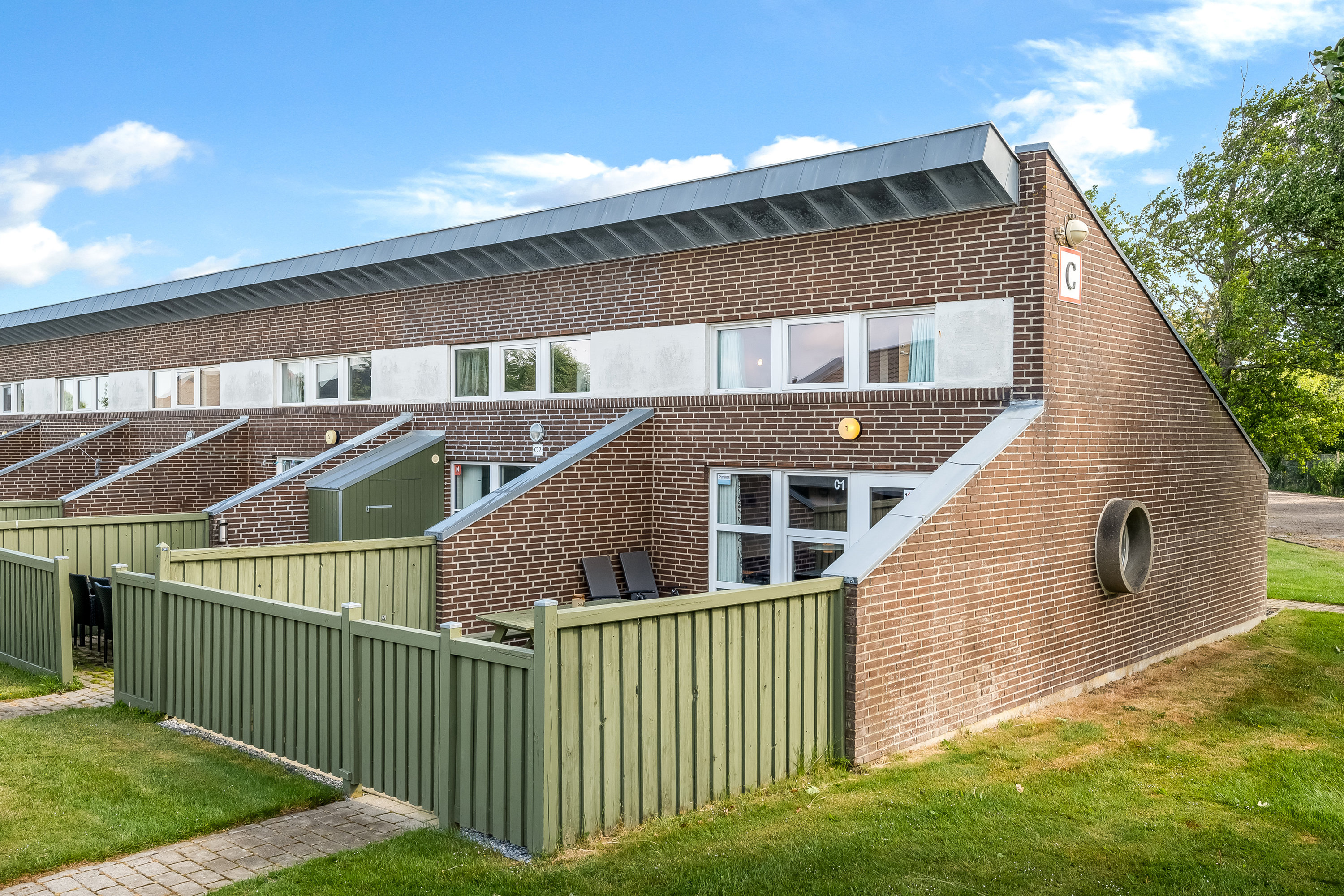 Fremhævet facade billede i fuldskærmstilstand. Billede af Vester Fælled 90 (C1), Bork Havn, 6893 Hemmet