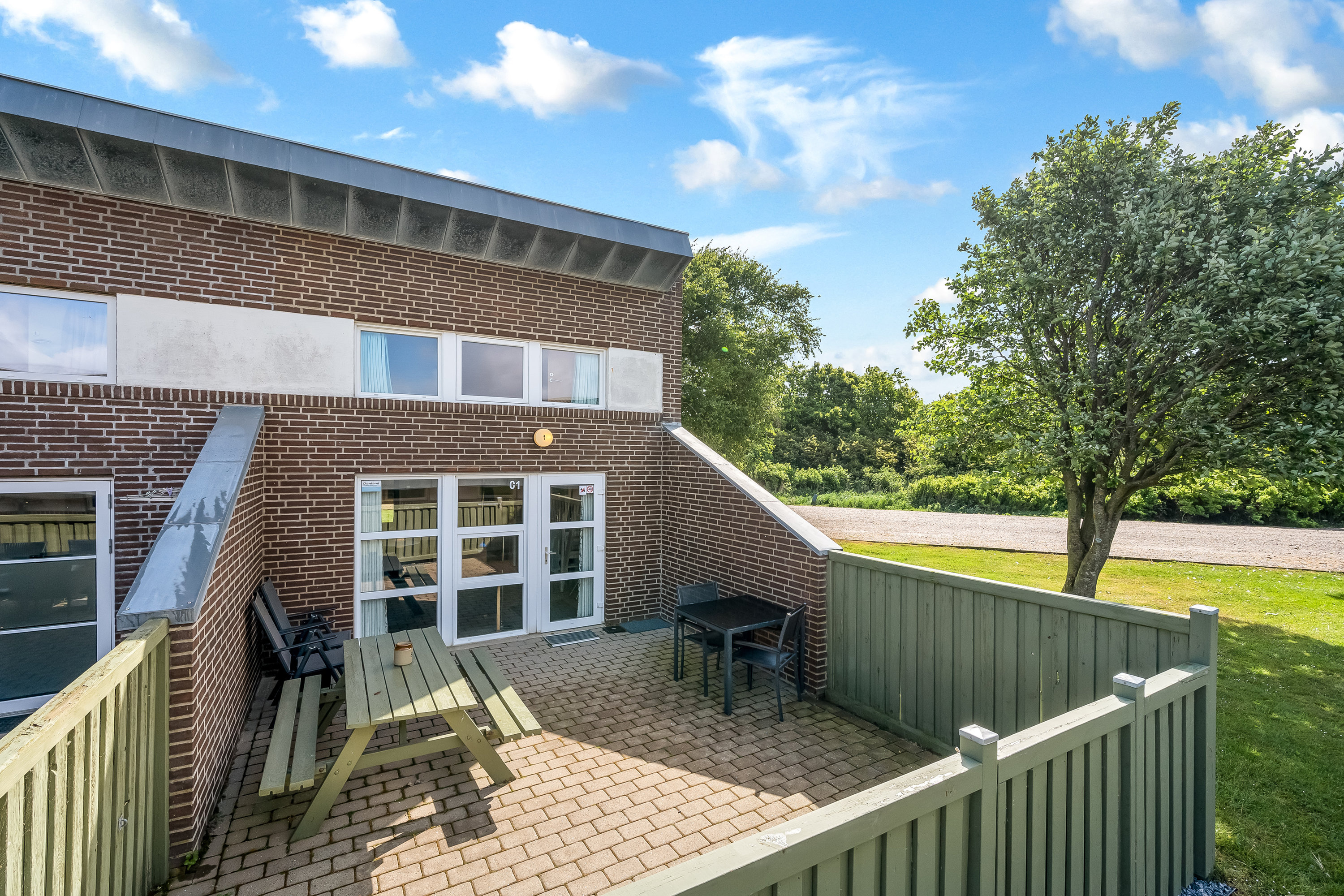 Fremhævet altan billede i fuldskærmstilstand. Billede af Vester Fælled 90 (C1), Bork Havn, 6893 Hemmet