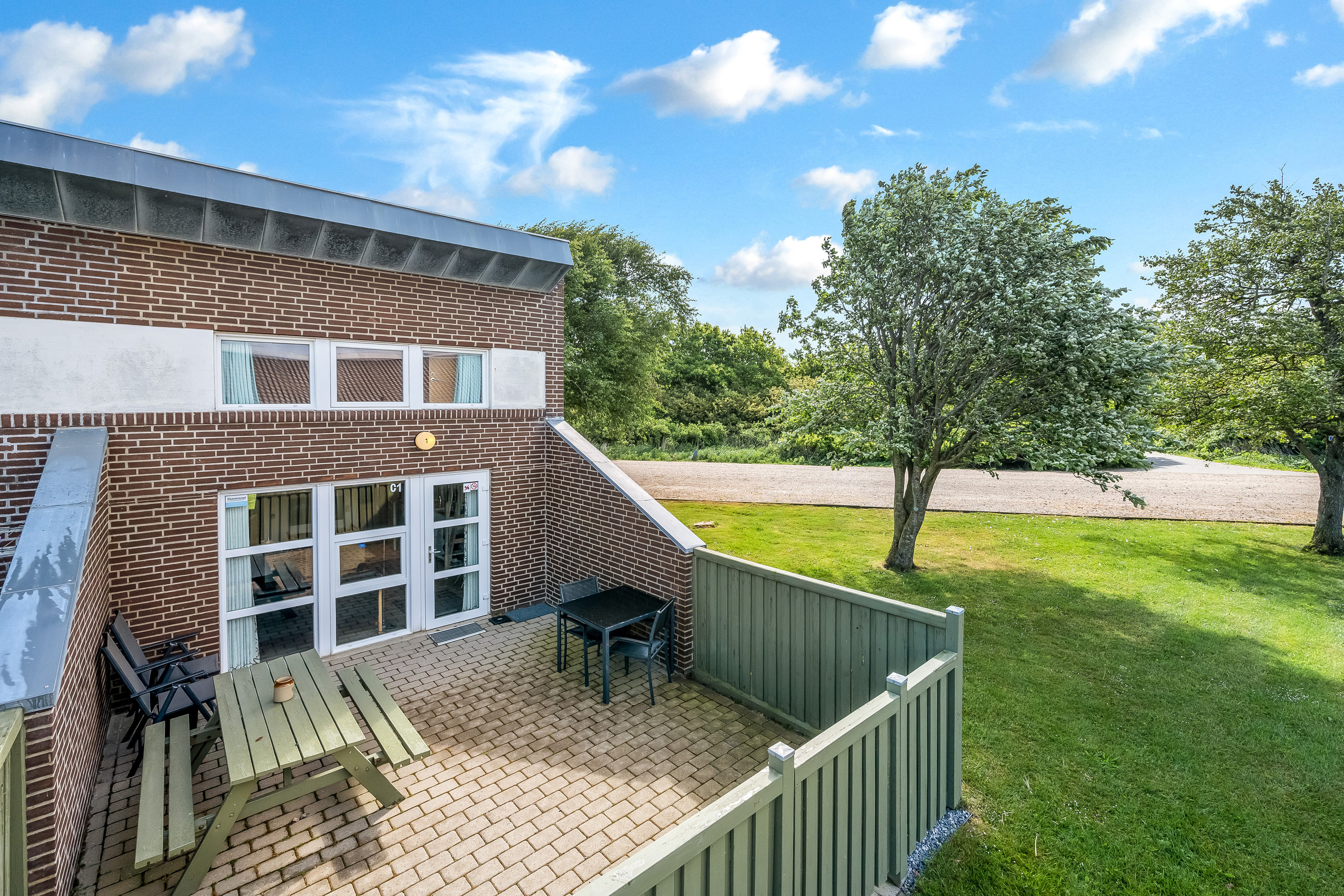 Miniaturebillede 1: altan. Billede af Vester Fælled 90 (C1), Bork Havn, 6893 Hemmet