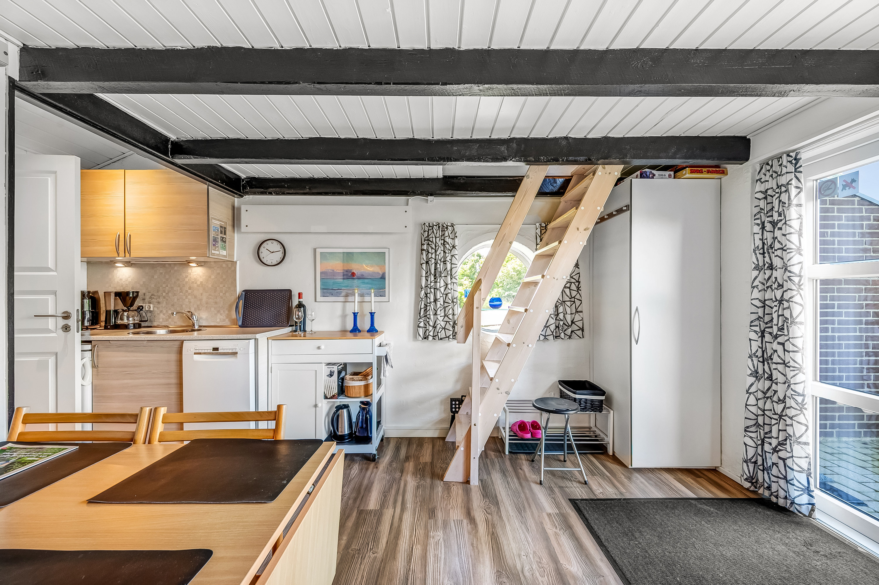 Fremhævet køkken billede i fuldskærmstilstand. Billede af Vester Fælled 90 (C1), Bork Havn, 6893 Hemmet