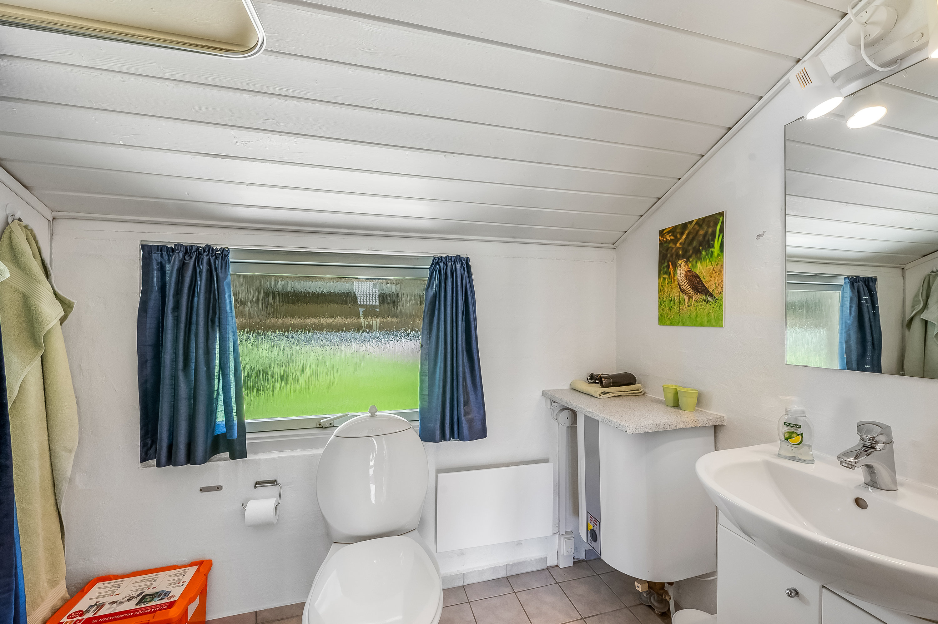 Fremhævet badeværelse billede i fuldskærmstilstand. Billede af Vester Fælled 90 (C1), Bork Havn, 6893 Hemmet