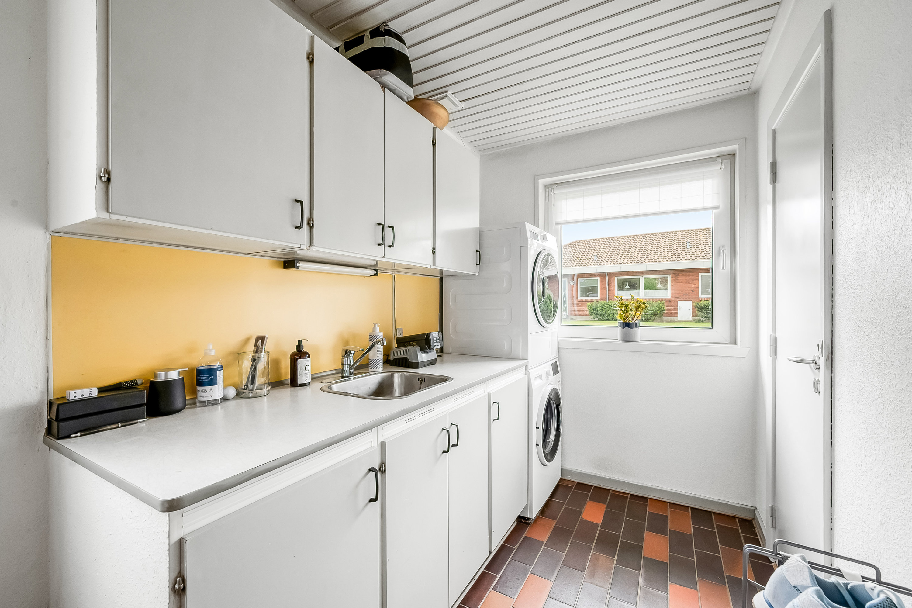 Fremhævet køkken billede i fuldskærmstilstand. Billede af Tjørnevej 10, 6950 Ringkøbing