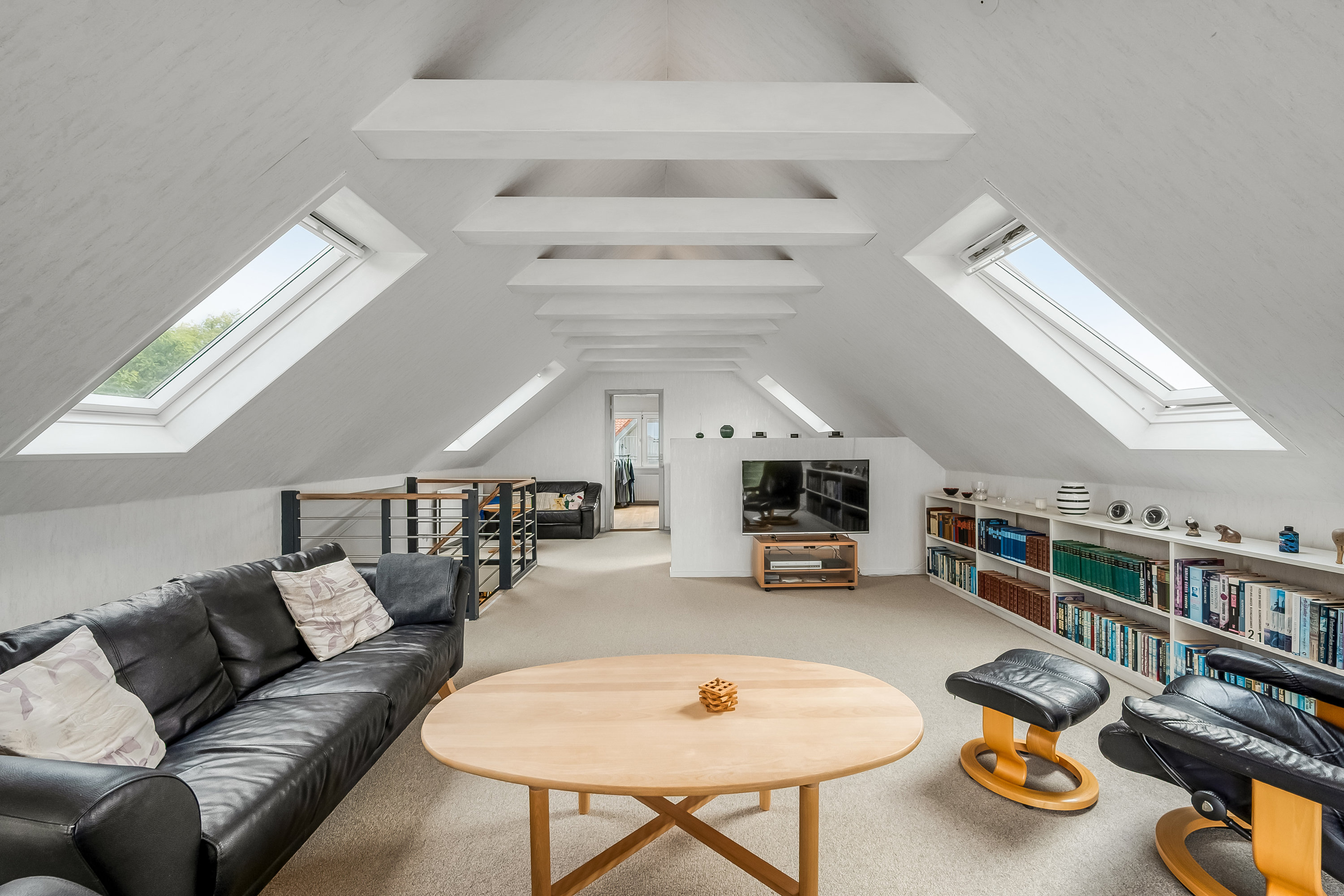 Fremhævet stue billede i fuldskærmstilstand. Billede af Tjørnevej 10, 6950 Ringkøbing