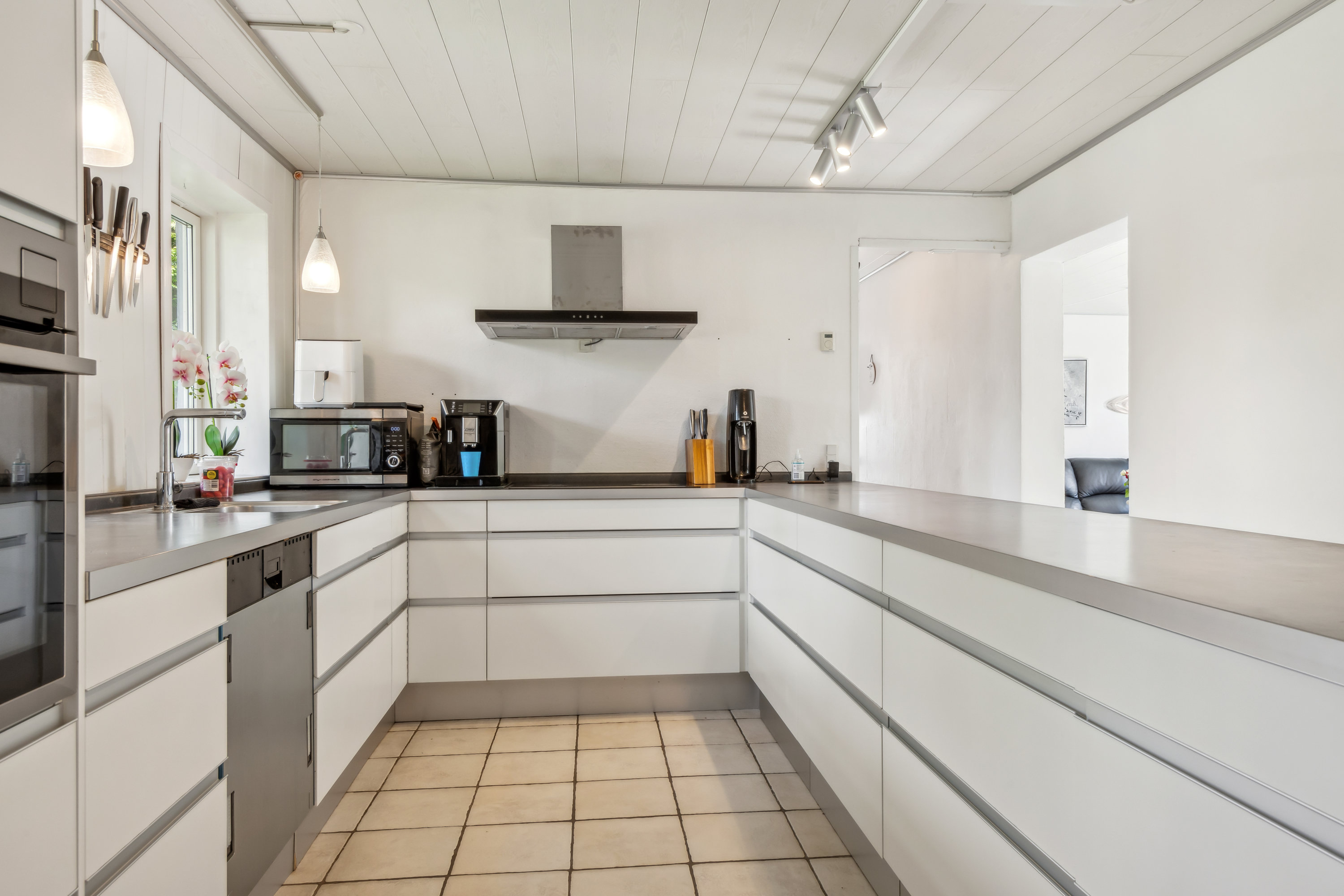 Fremhævet køkken billede i fuldskærmstilstand. Billede af Vinderupvej 1, Nørre Tranders , 9220 Aalborg Øst