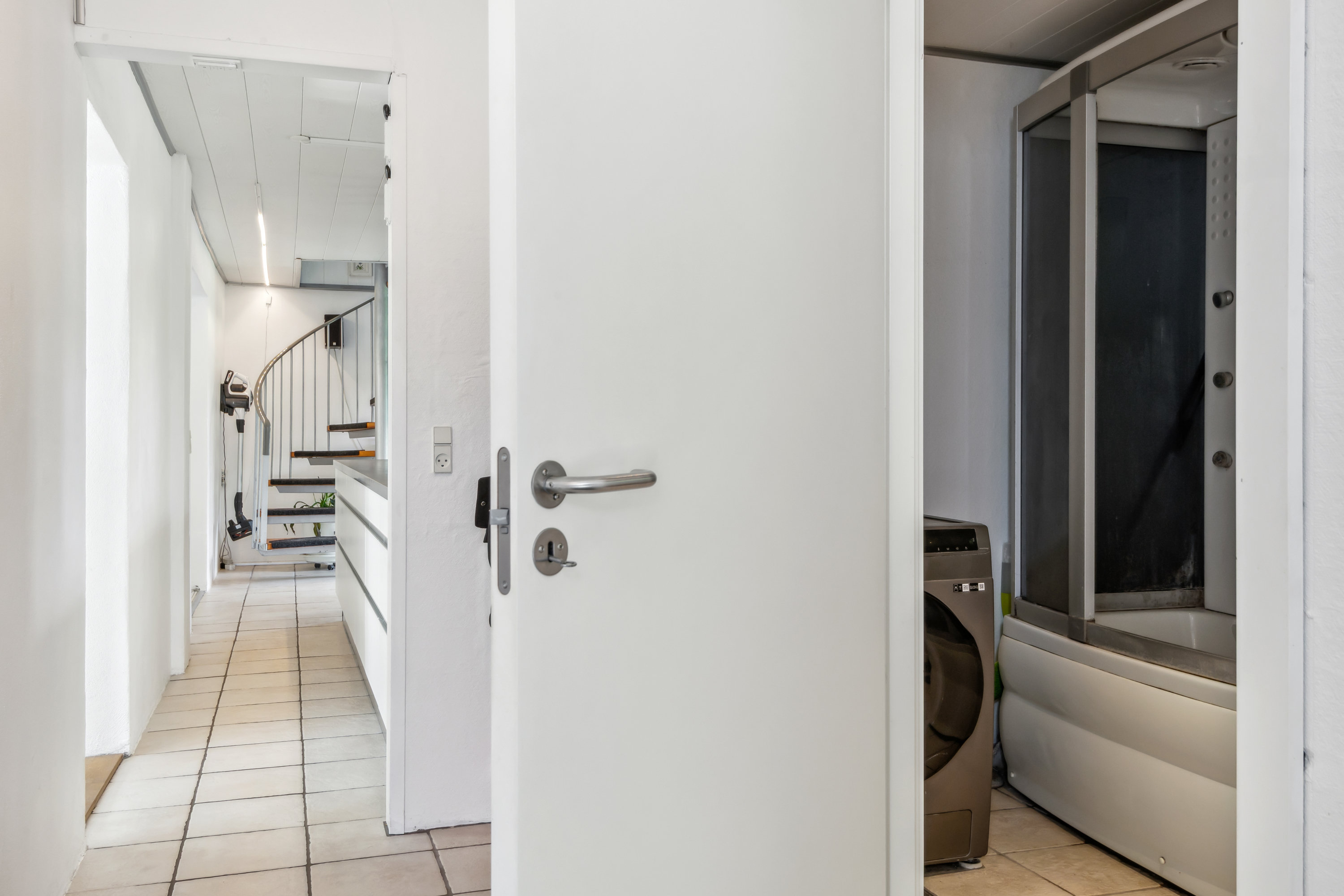 Fremhævet gang billede i fuldskærmstilstand. Billede af Vinderupvej 1, Nørre Tranders , 9220 Aalborg Øst