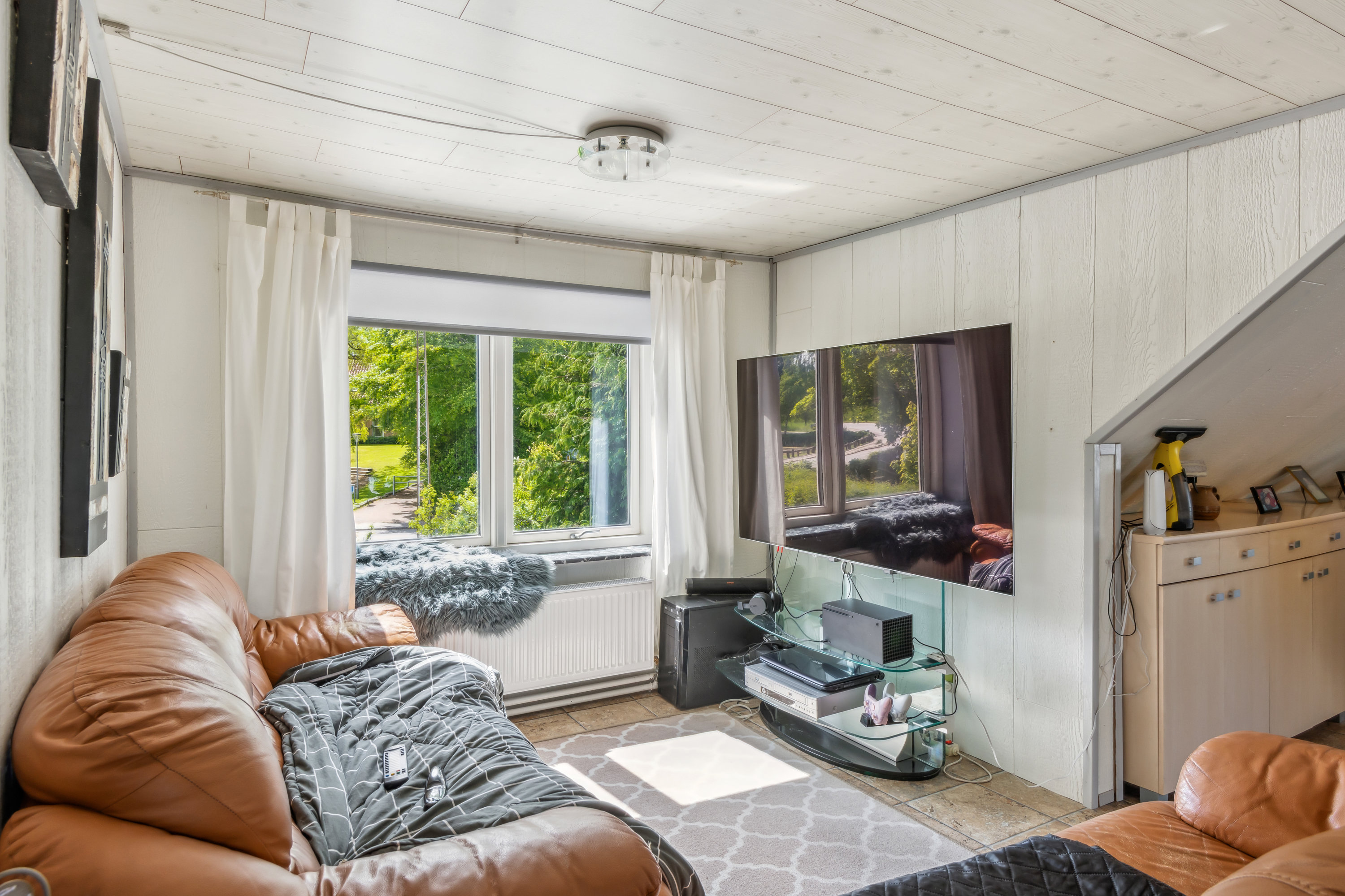 Fremhævet stue billede i fuldskærmstilstand. Billede af Vinderupvej 1, Nørre Tranders , 9220 Aalborg Øst