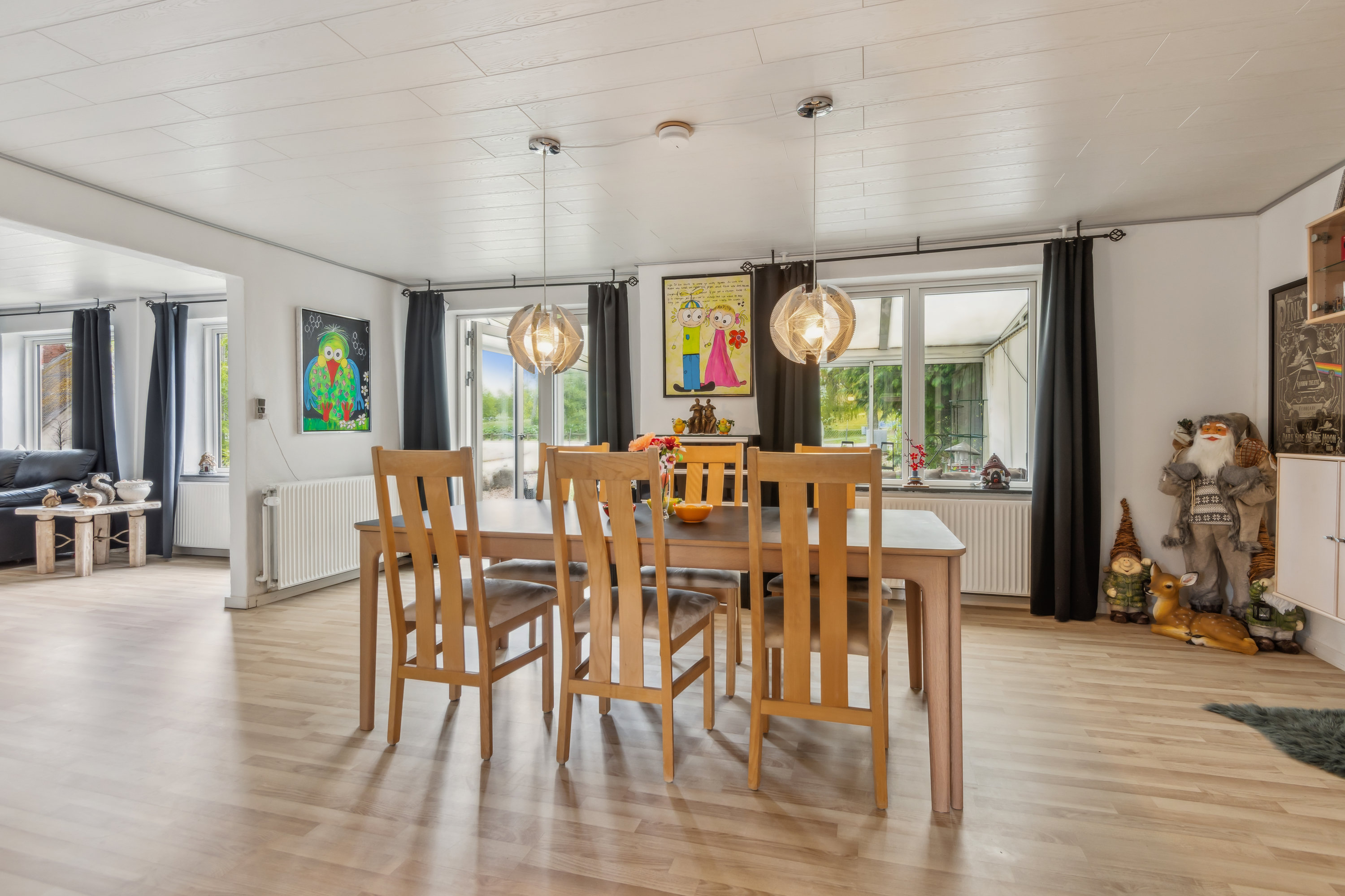 Fremhævet stue billede i fuldskærmstilstand. Billede af Vinderupvej 1, Nørre Tranders , 9220 Aalborg Øst